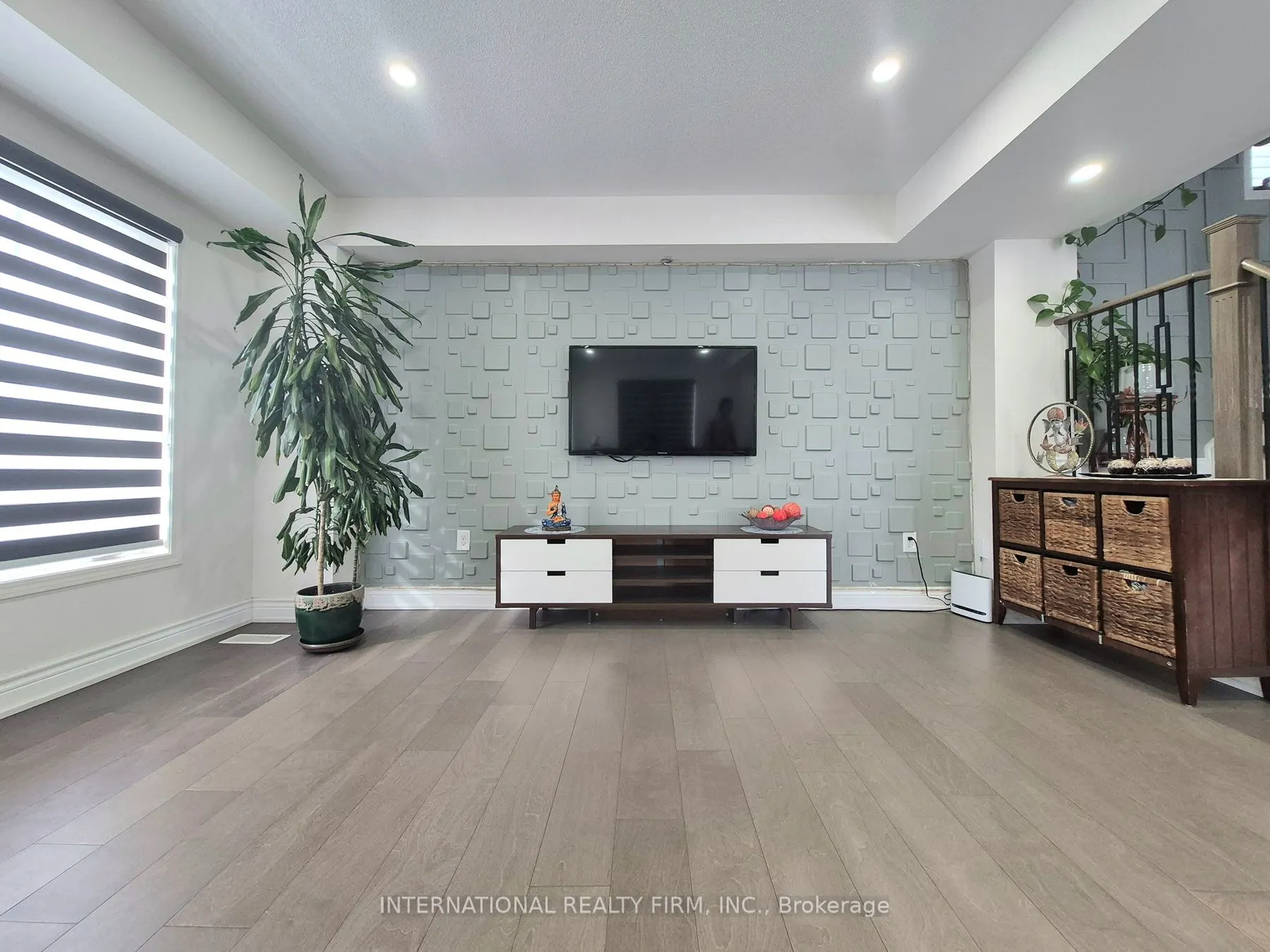 1 Devineridge Avenue