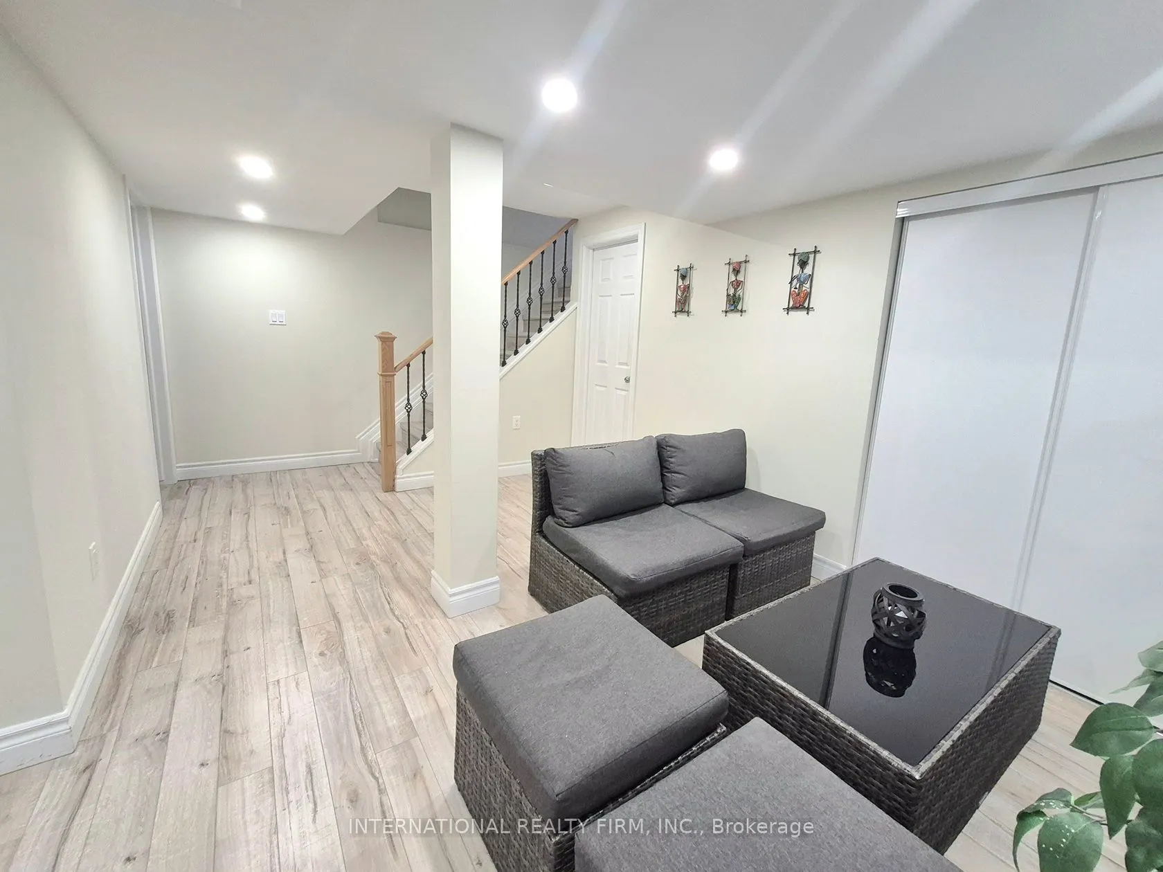 1 Devineridge Avenue