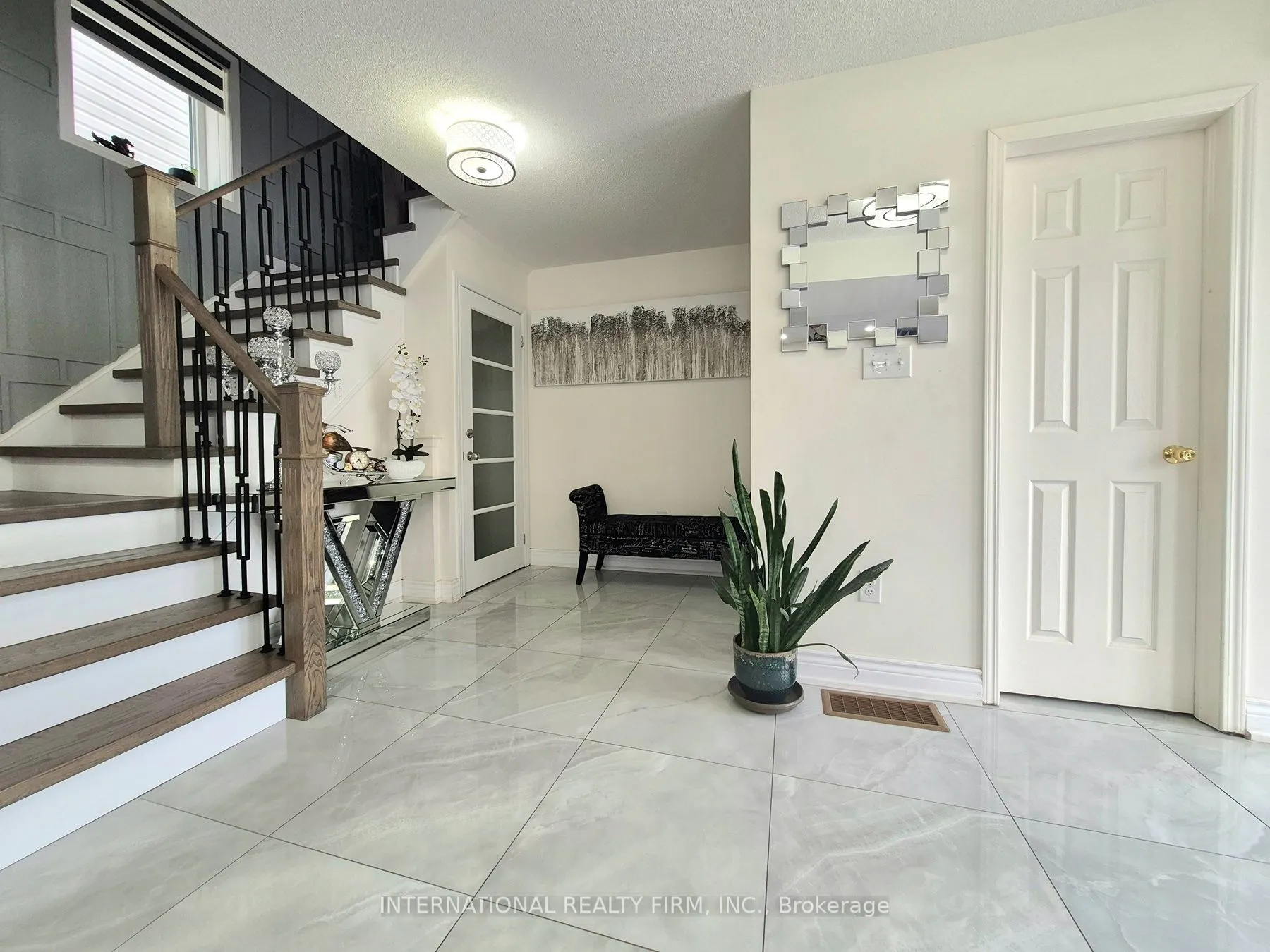 1 Devineridge Avenue