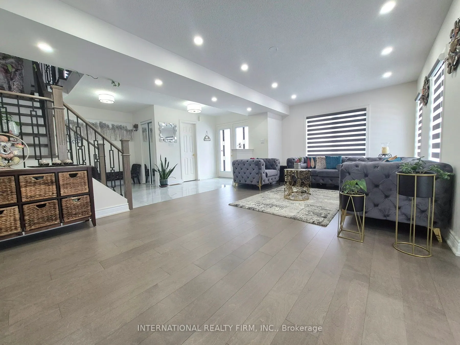 1 Devineridge Avenue