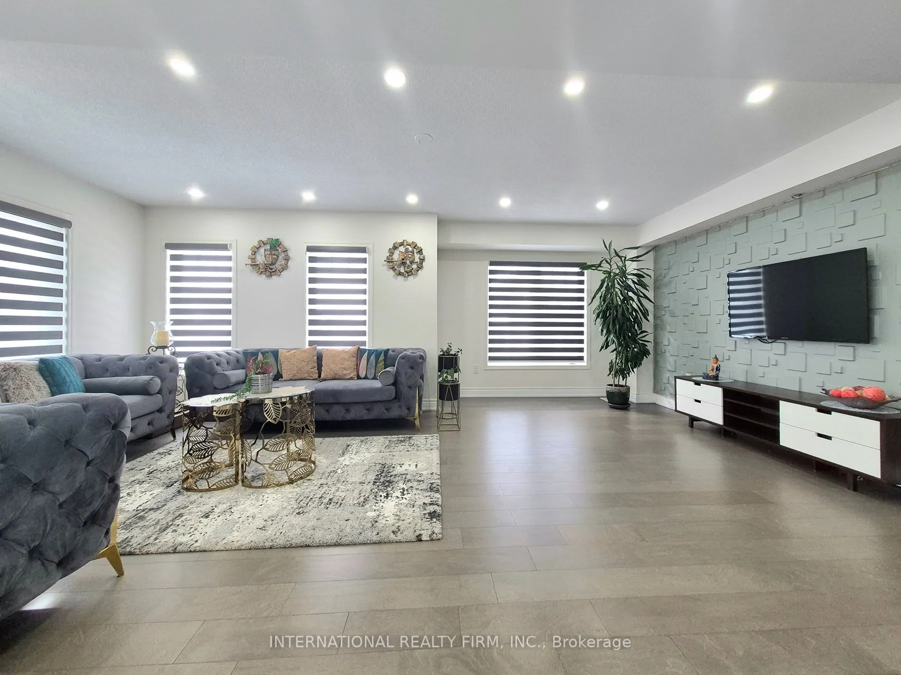 1 Devineridge Avenue