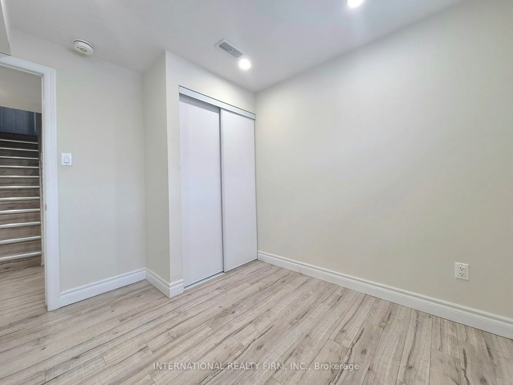 1 Devineridge Avenue