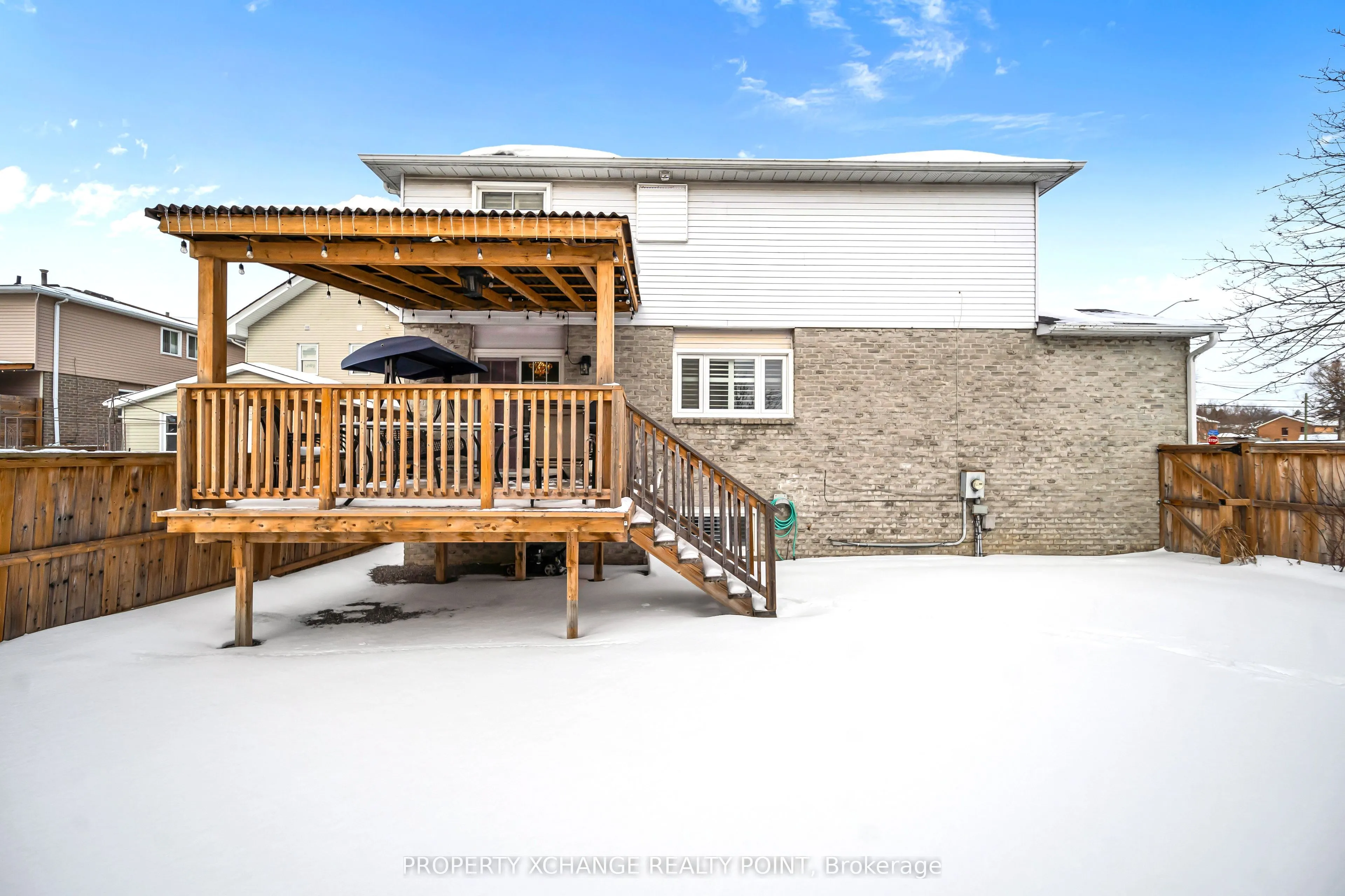 12 Waverly Street S