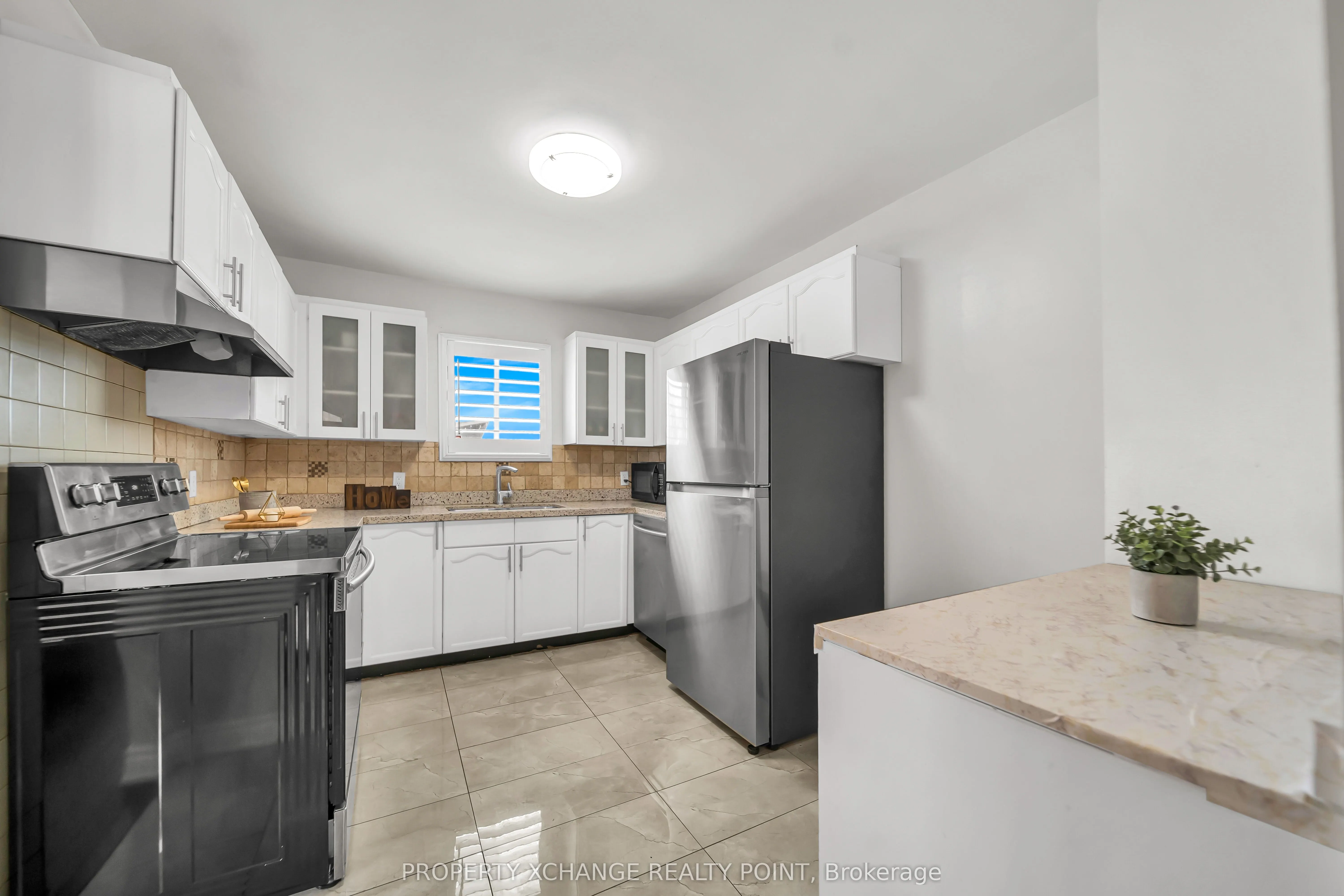 12 Waverly Street S