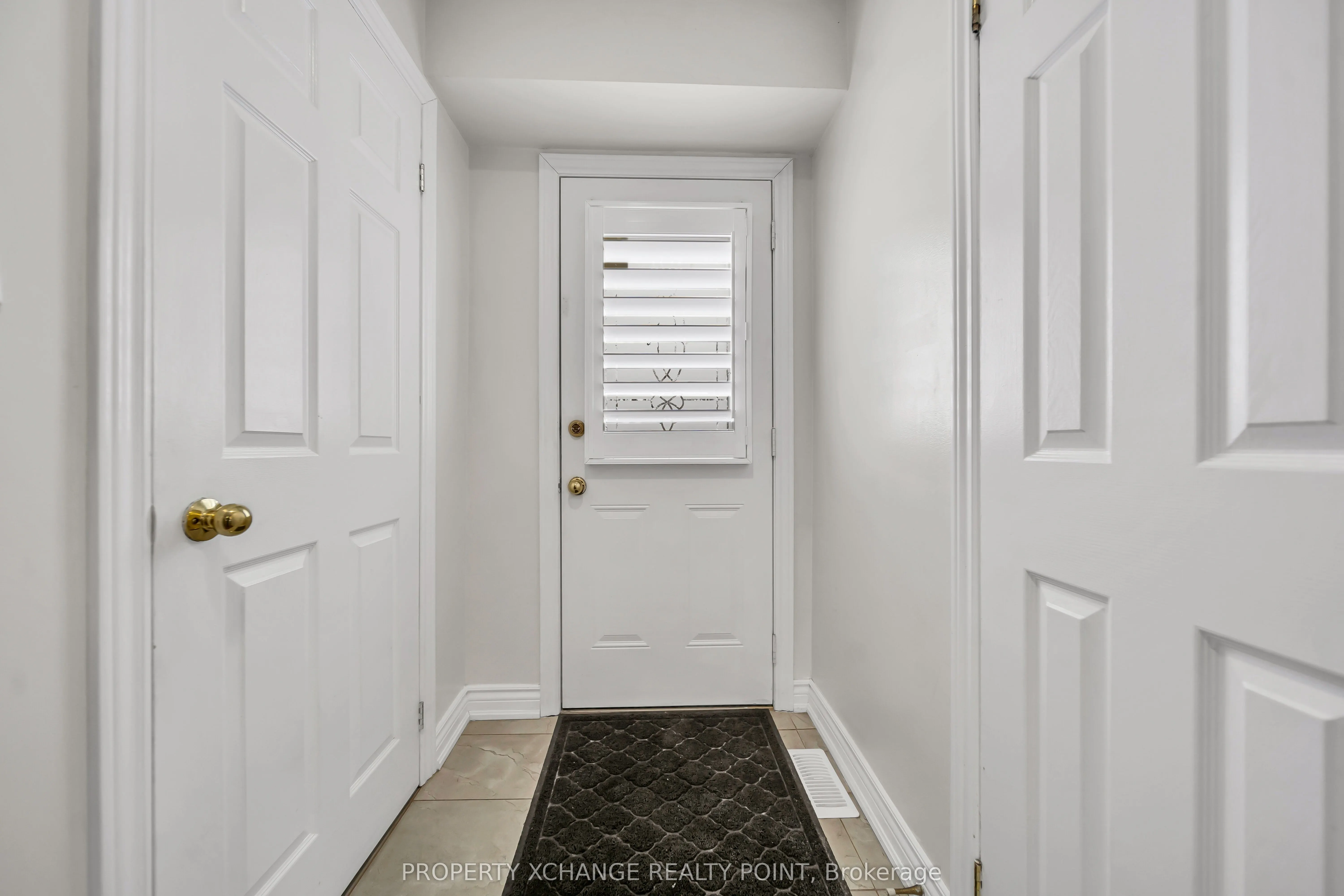 12 Waverly Street S