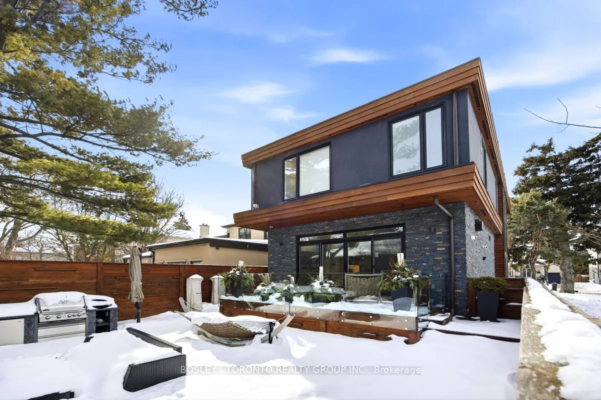 39 Red Deer Avenue