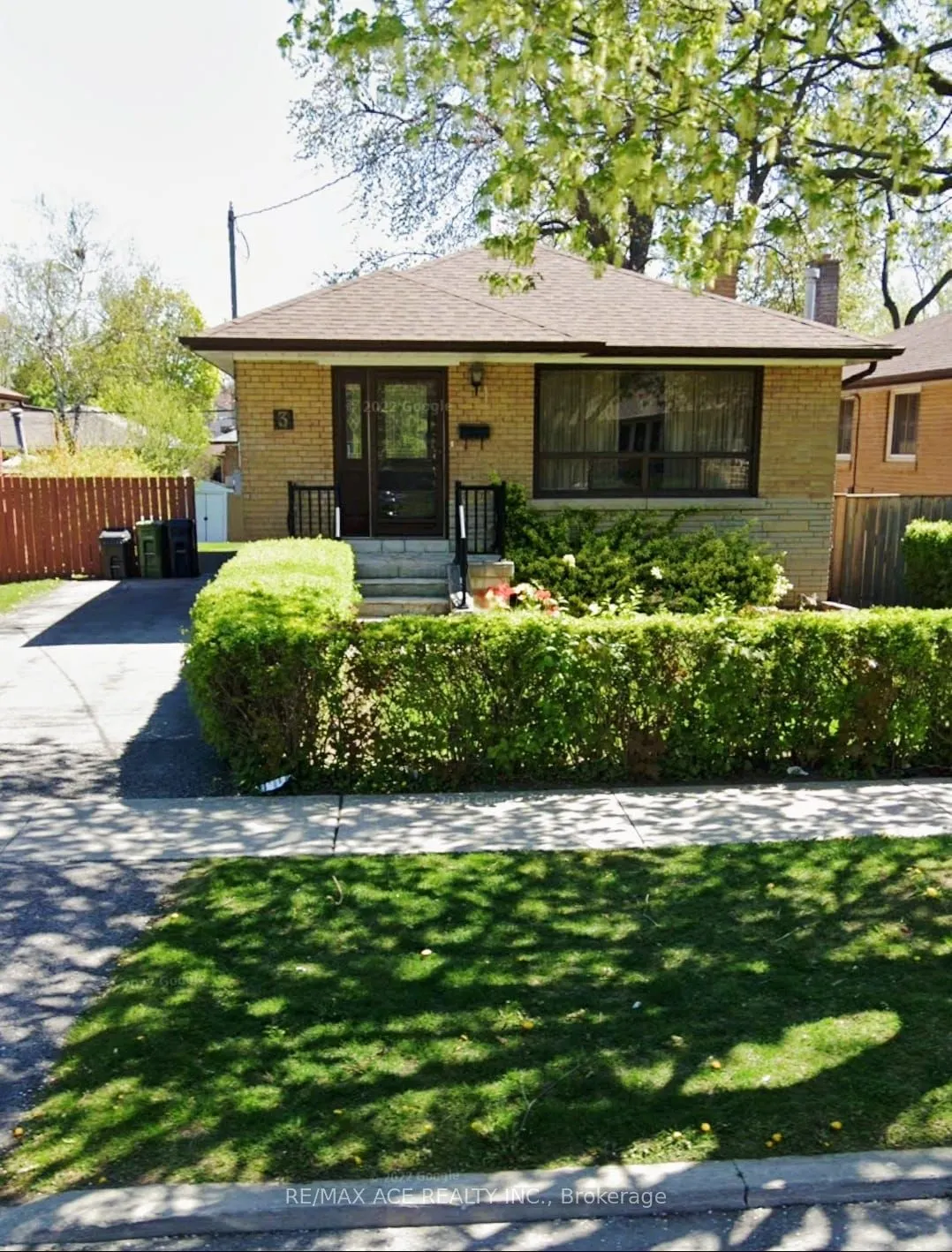 3 Holton Road