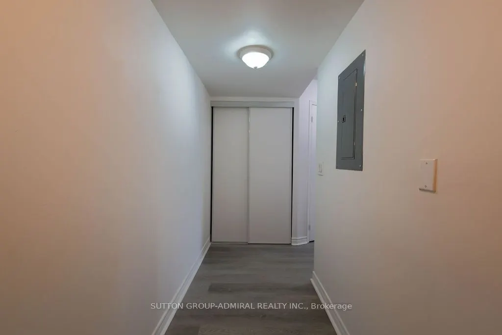 60 Fairfax Crescent #409