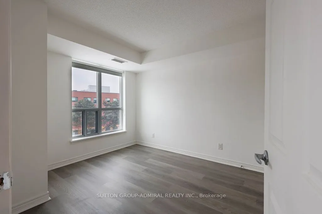60 Fairfax Crescent #409