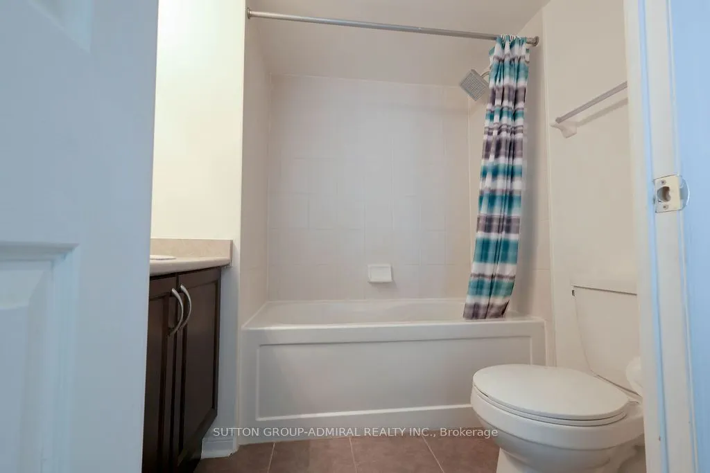 60 Fairfax Crescent #409