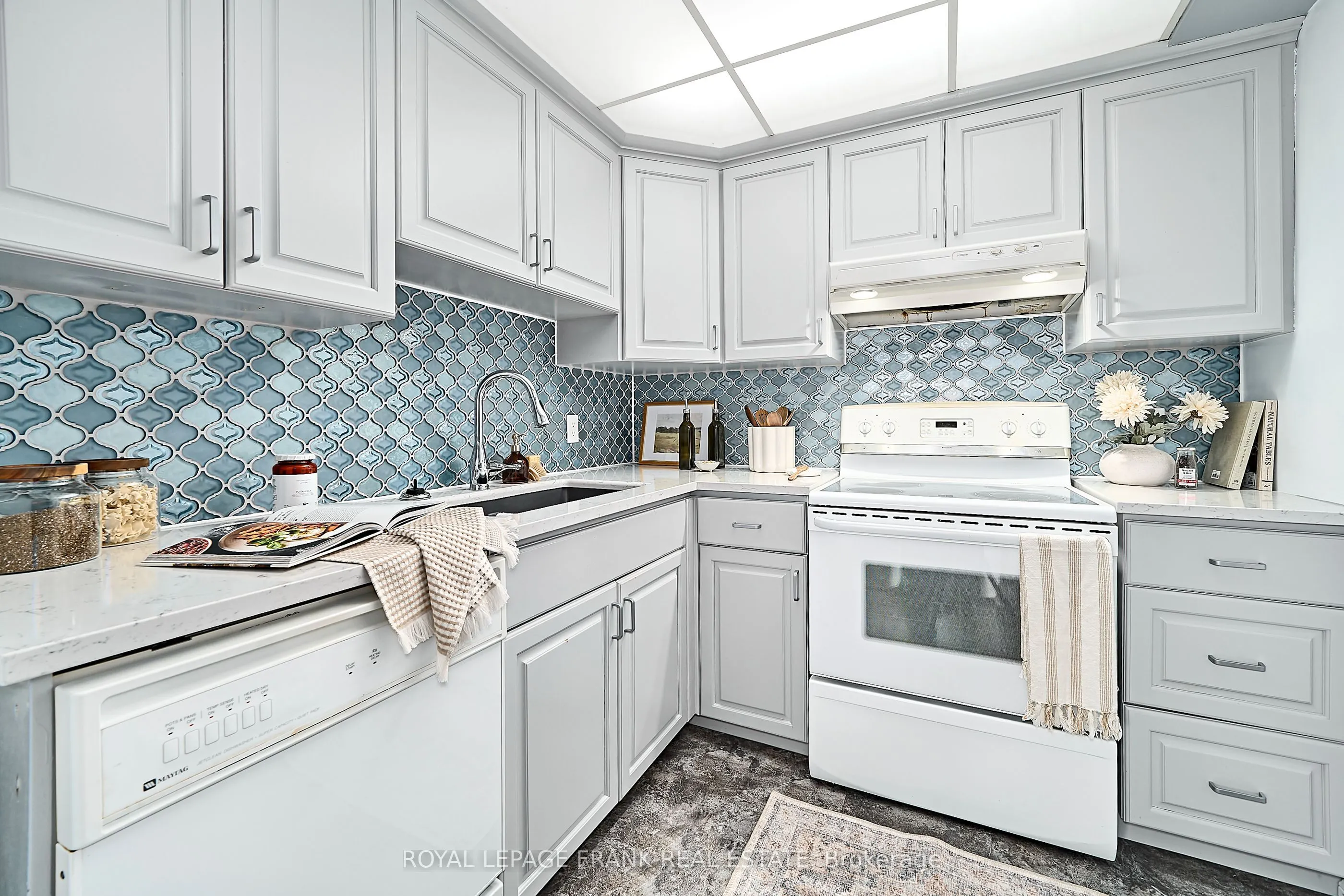 55 William Street E #505