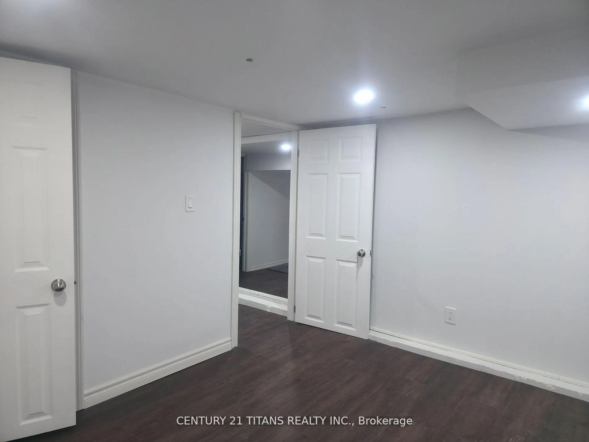 1327 Commerce Street