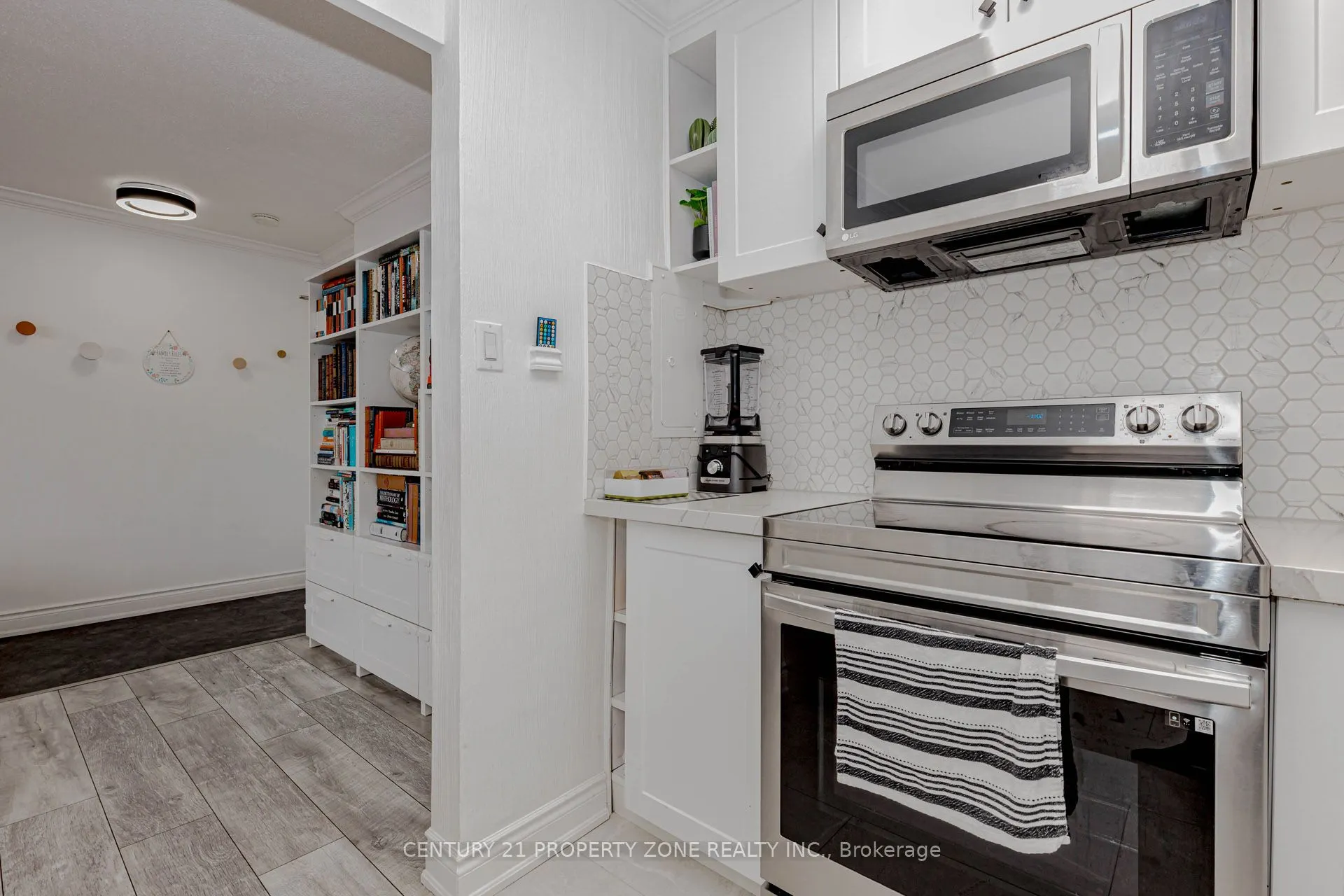 180 Markham Road #1701