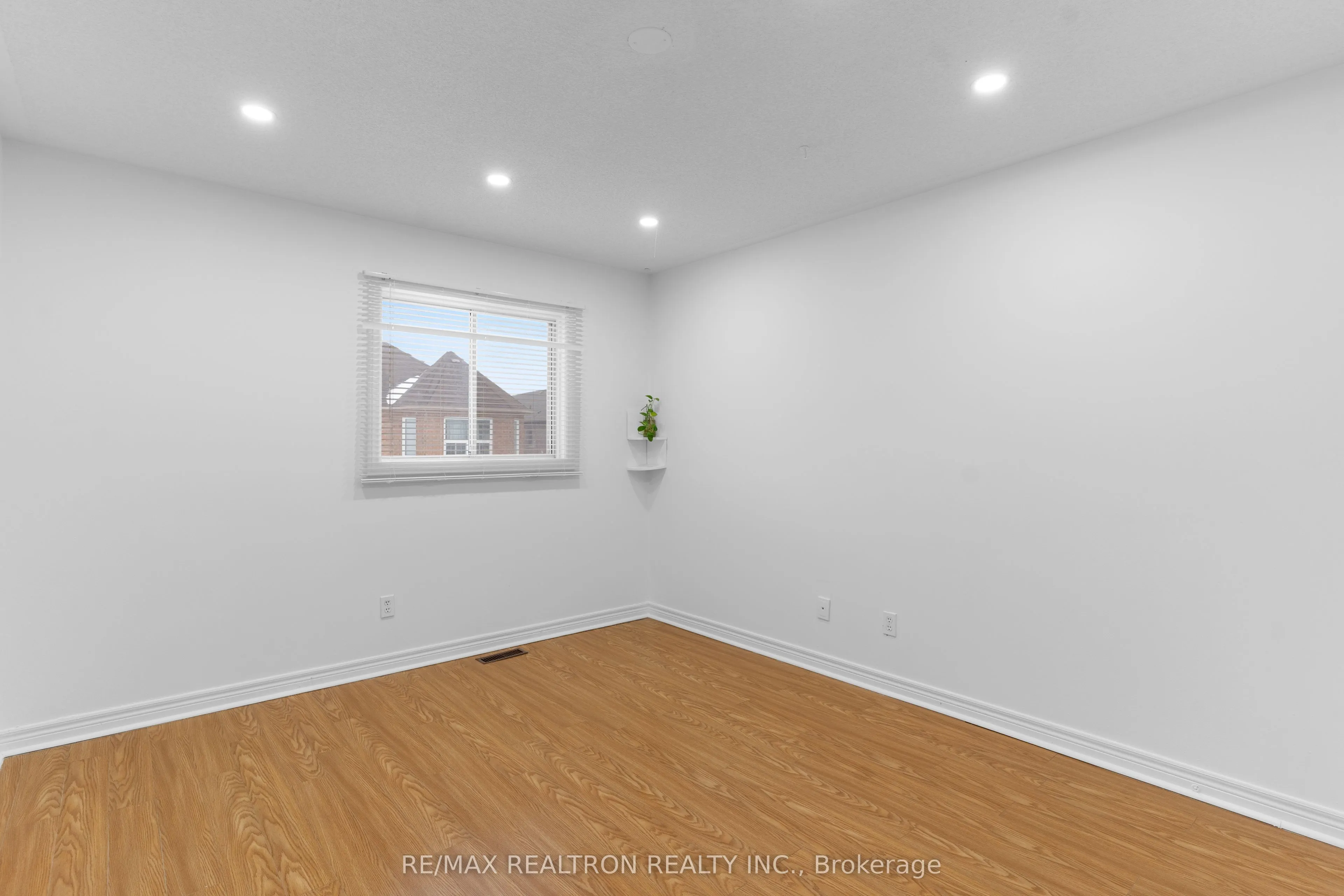 13 Freeston Crescent
