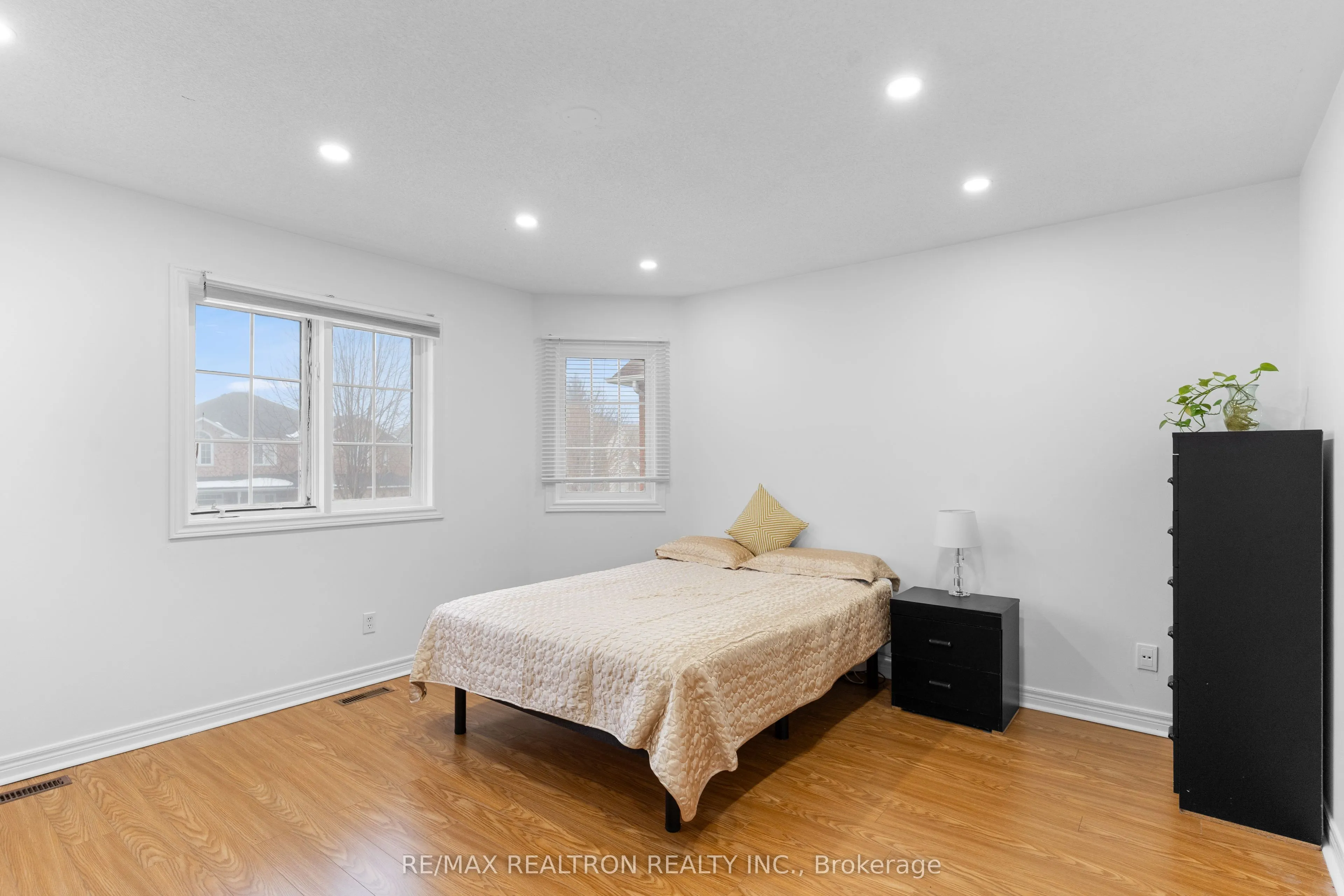 13 Freeston Crescent