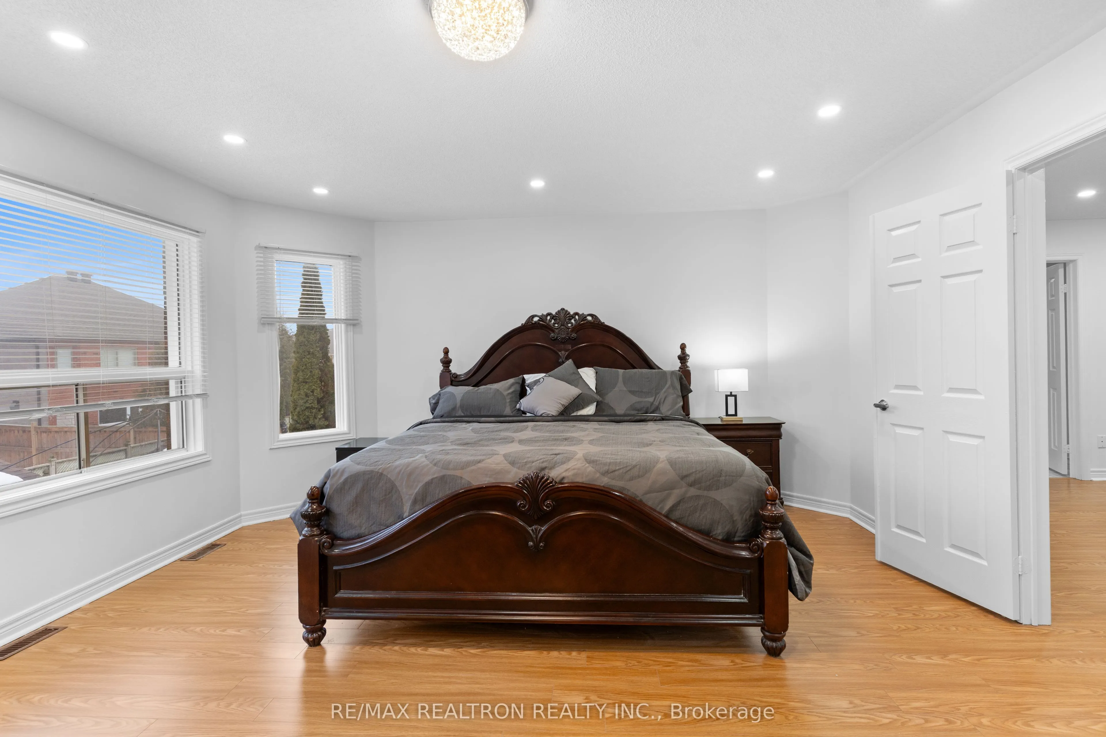 13 Freeston Crescent