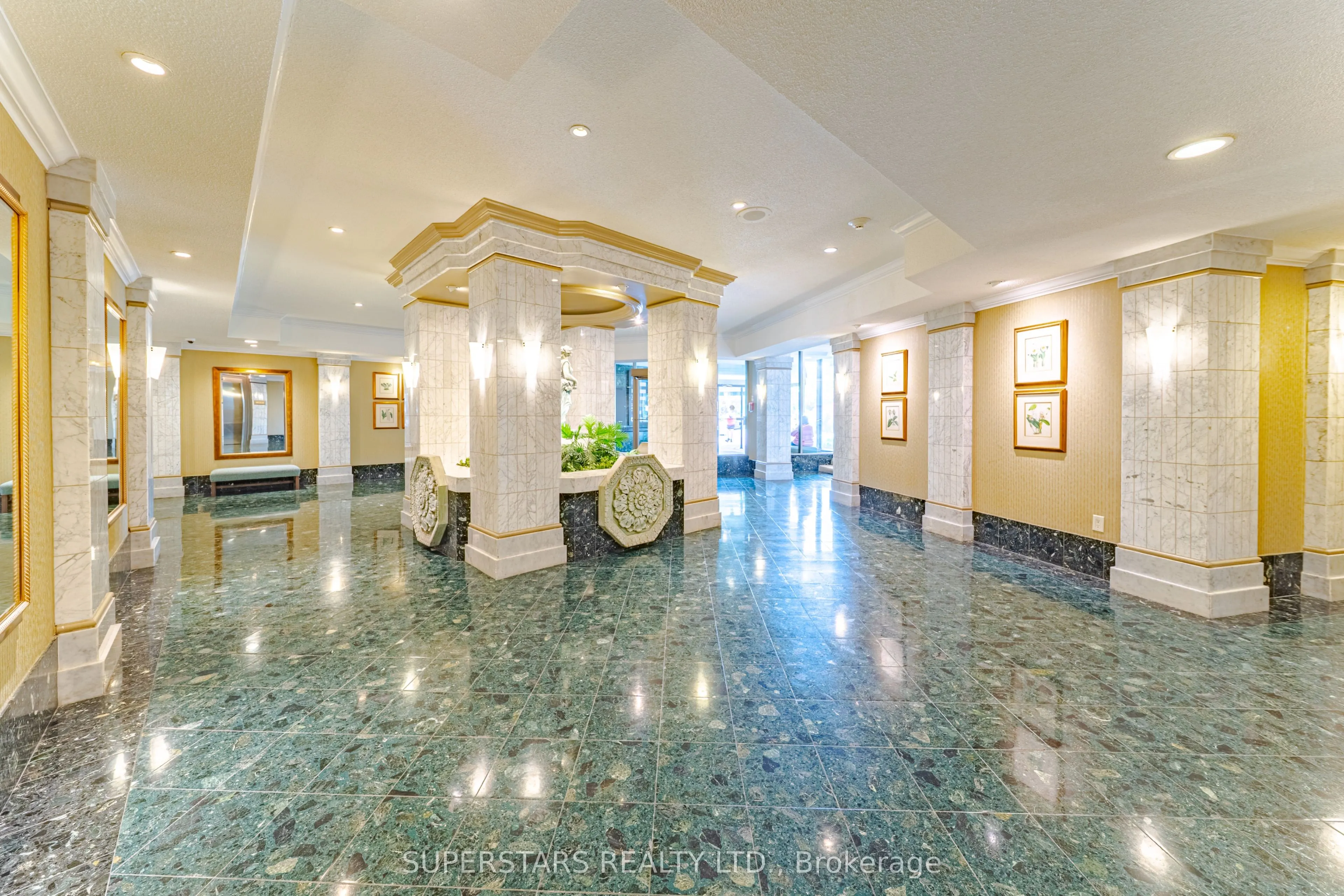20 Guildwood Parkway #PH14