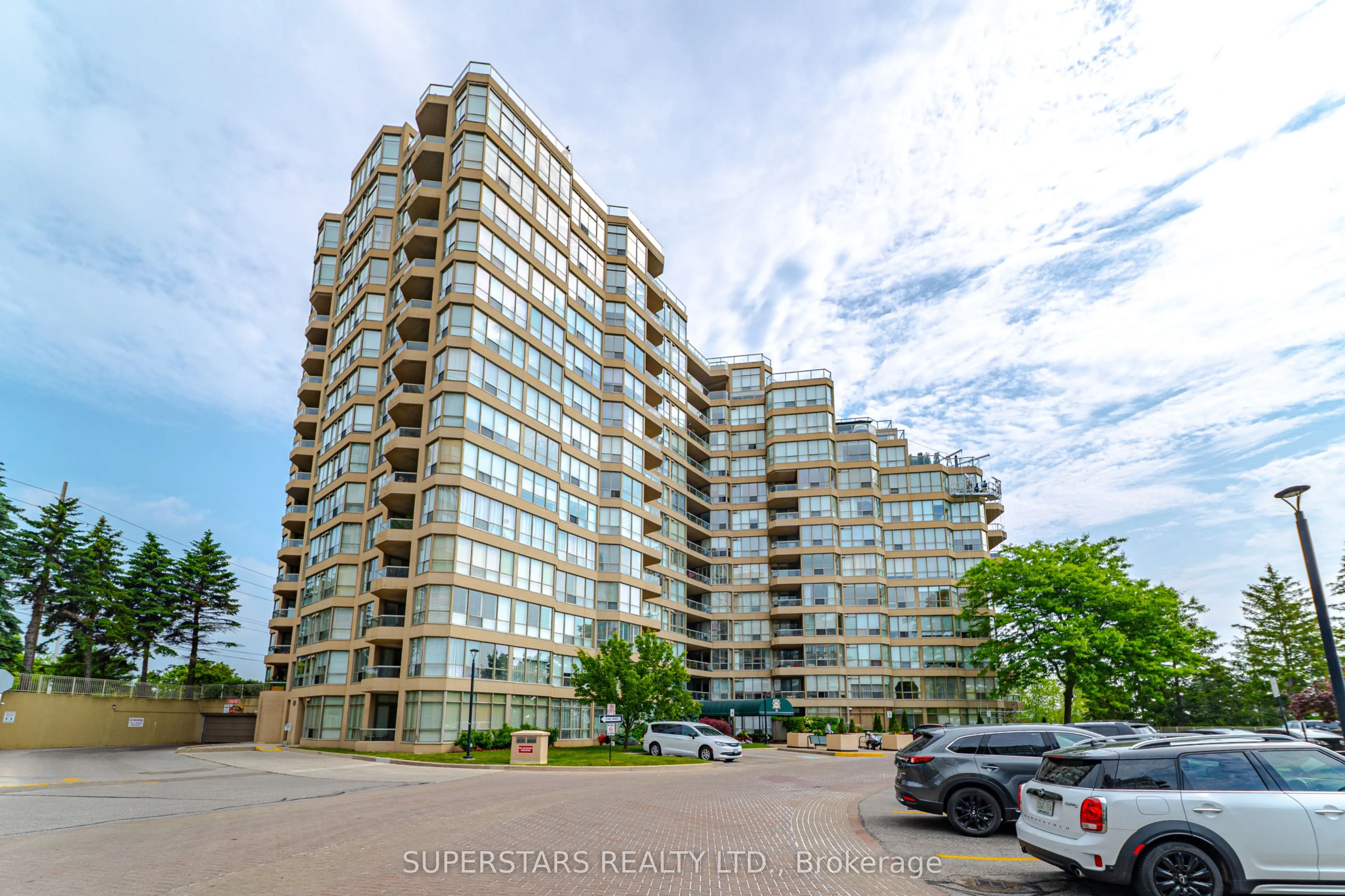 20 Guildwood Parkway #PH14