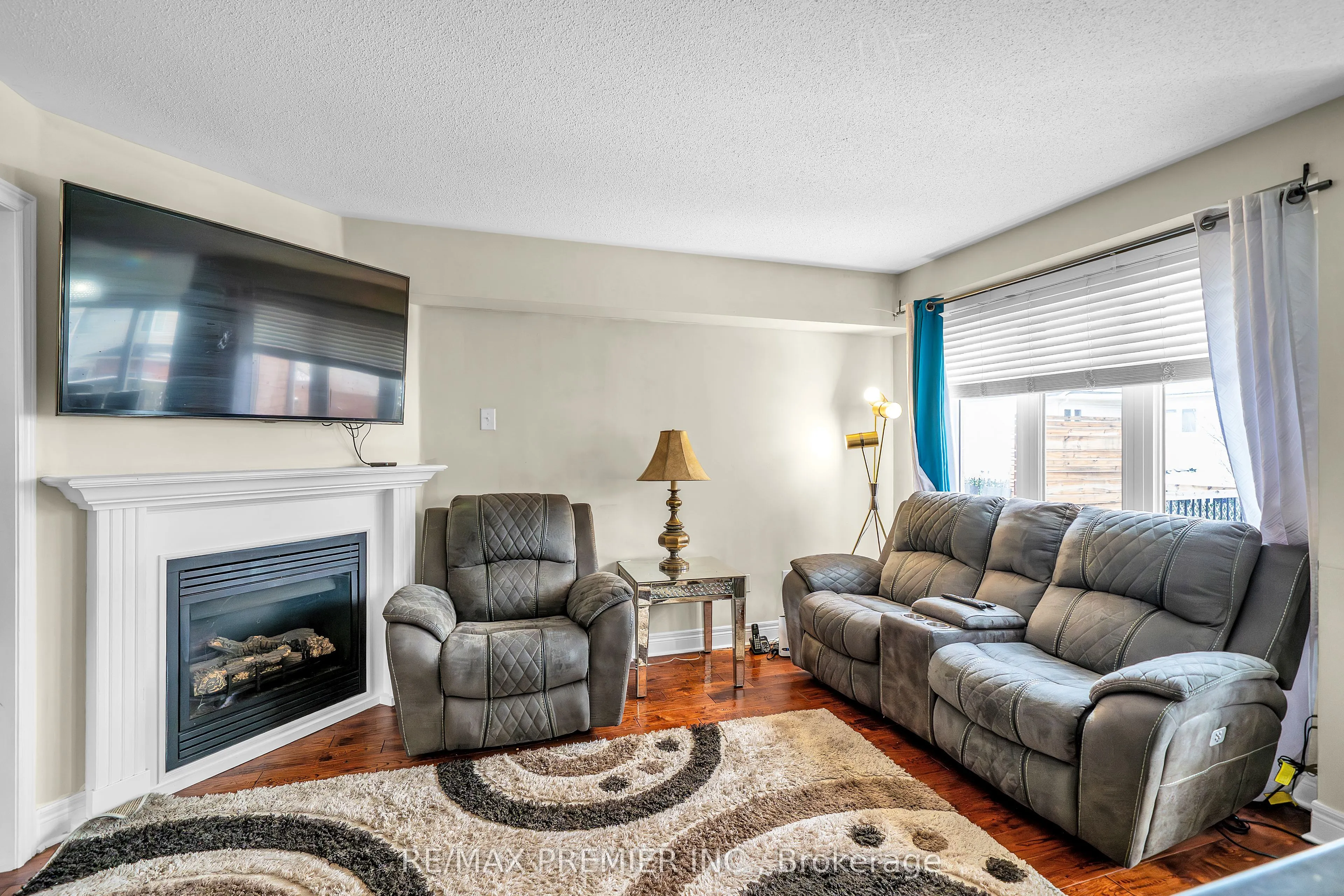 164 Dewell Crescent