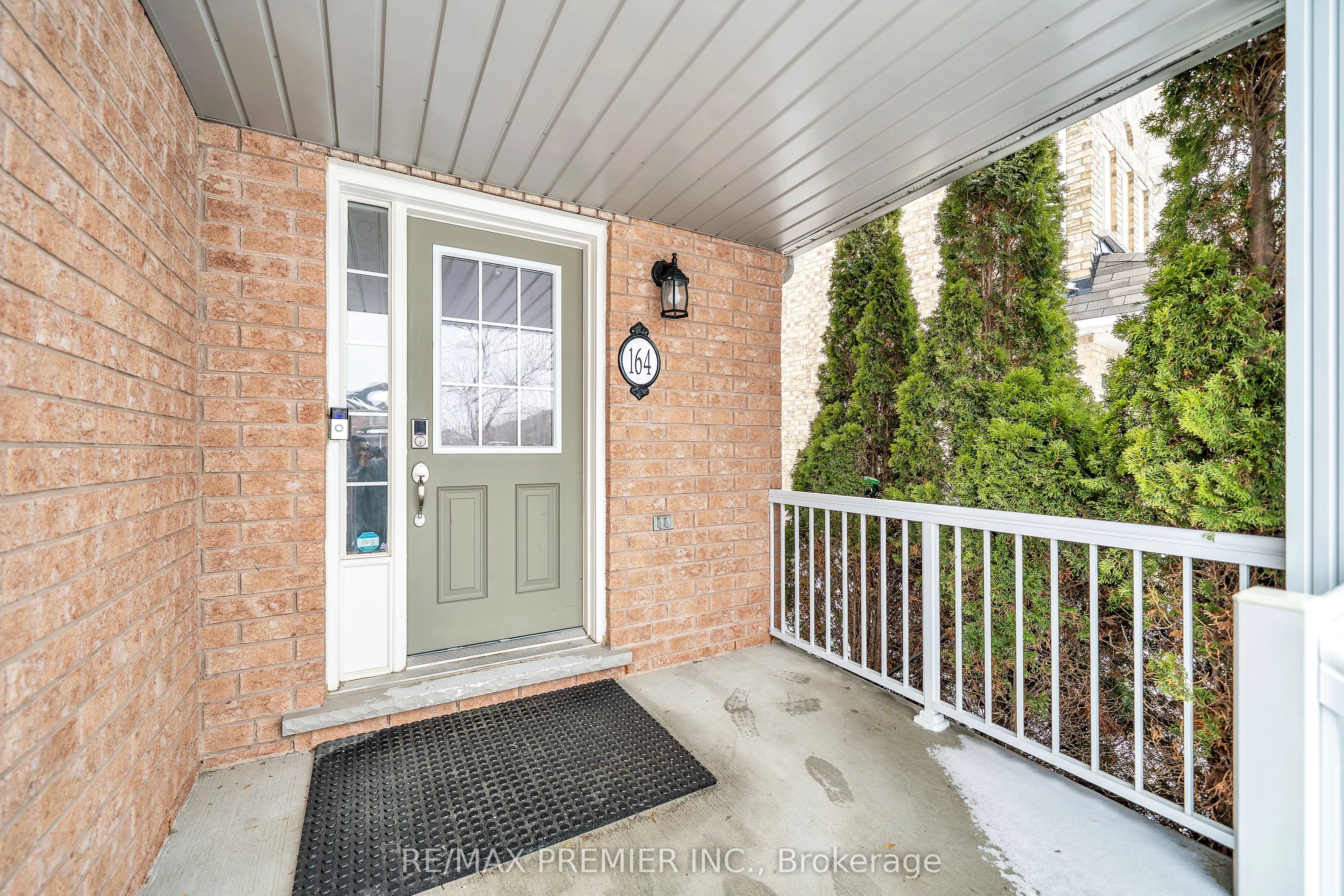 164 Dewell Crescent
