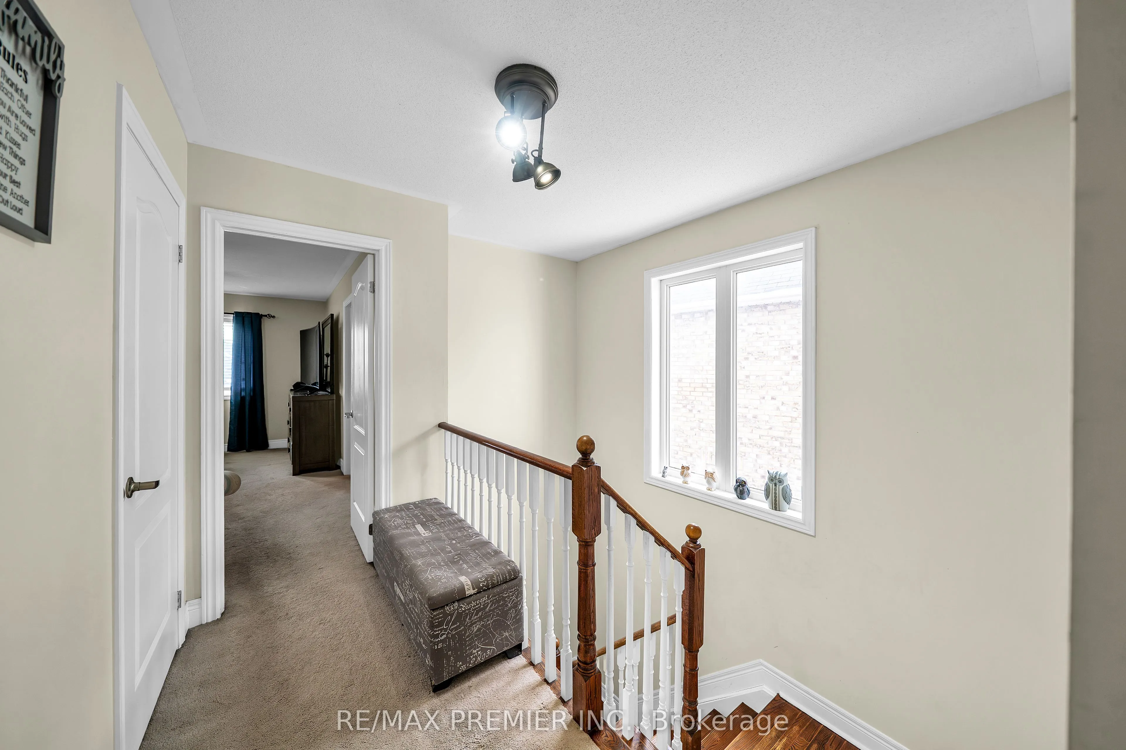 164 Dewell Crescent