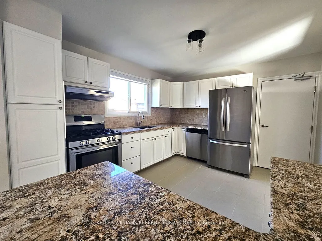 976 Timmins Gardens #Main
