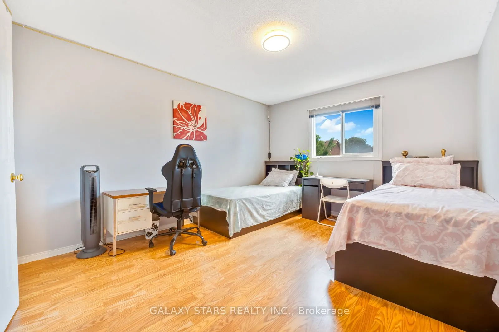 25 Fieldnest Crescent