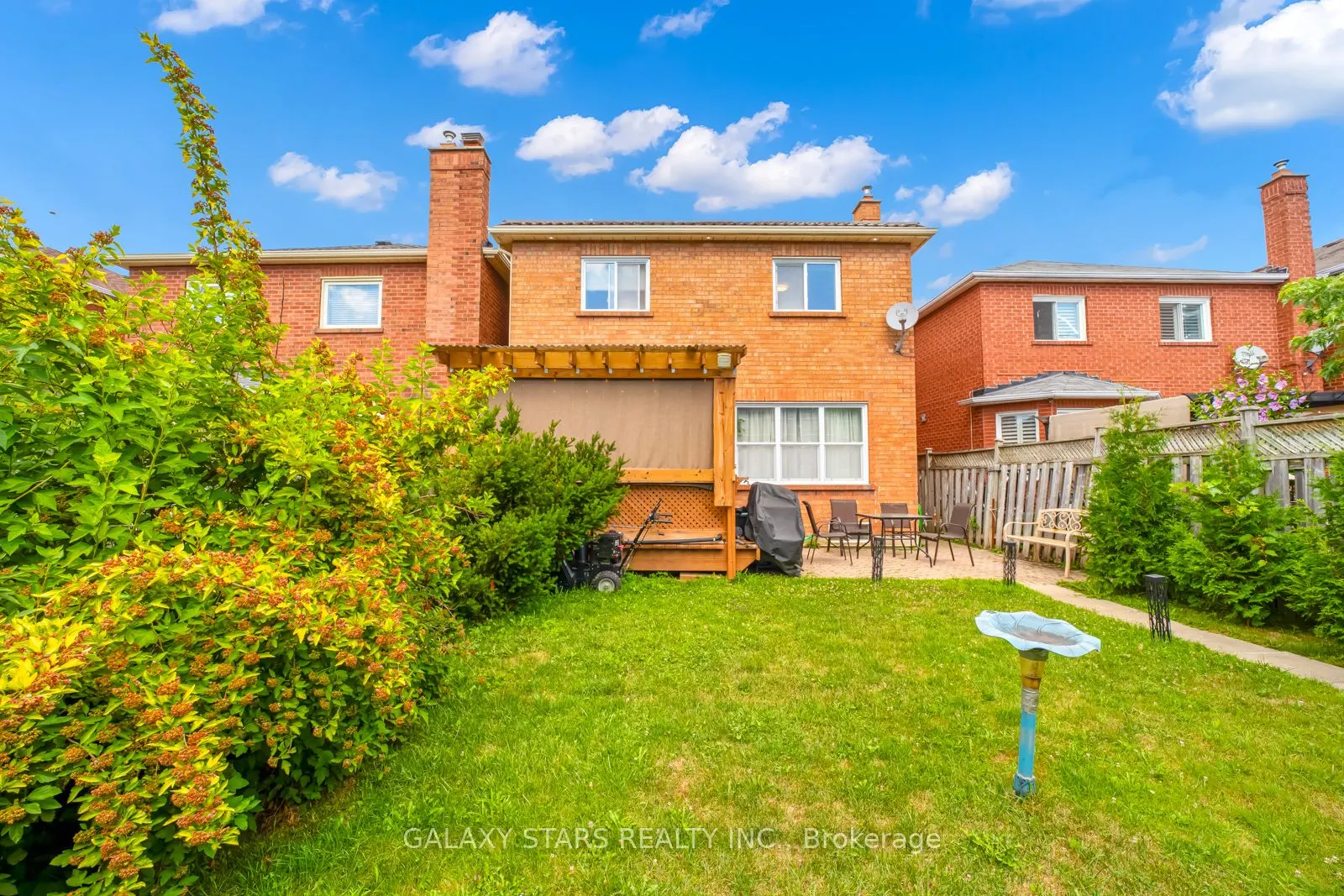 25 Fieldnest Crescent