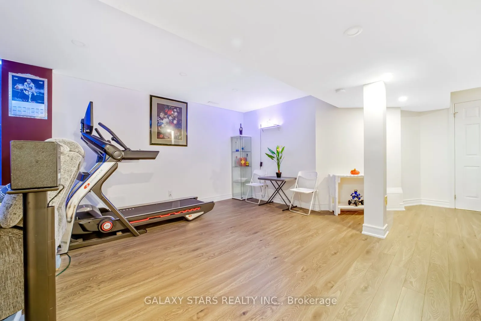 25 Fieldnest Crescent