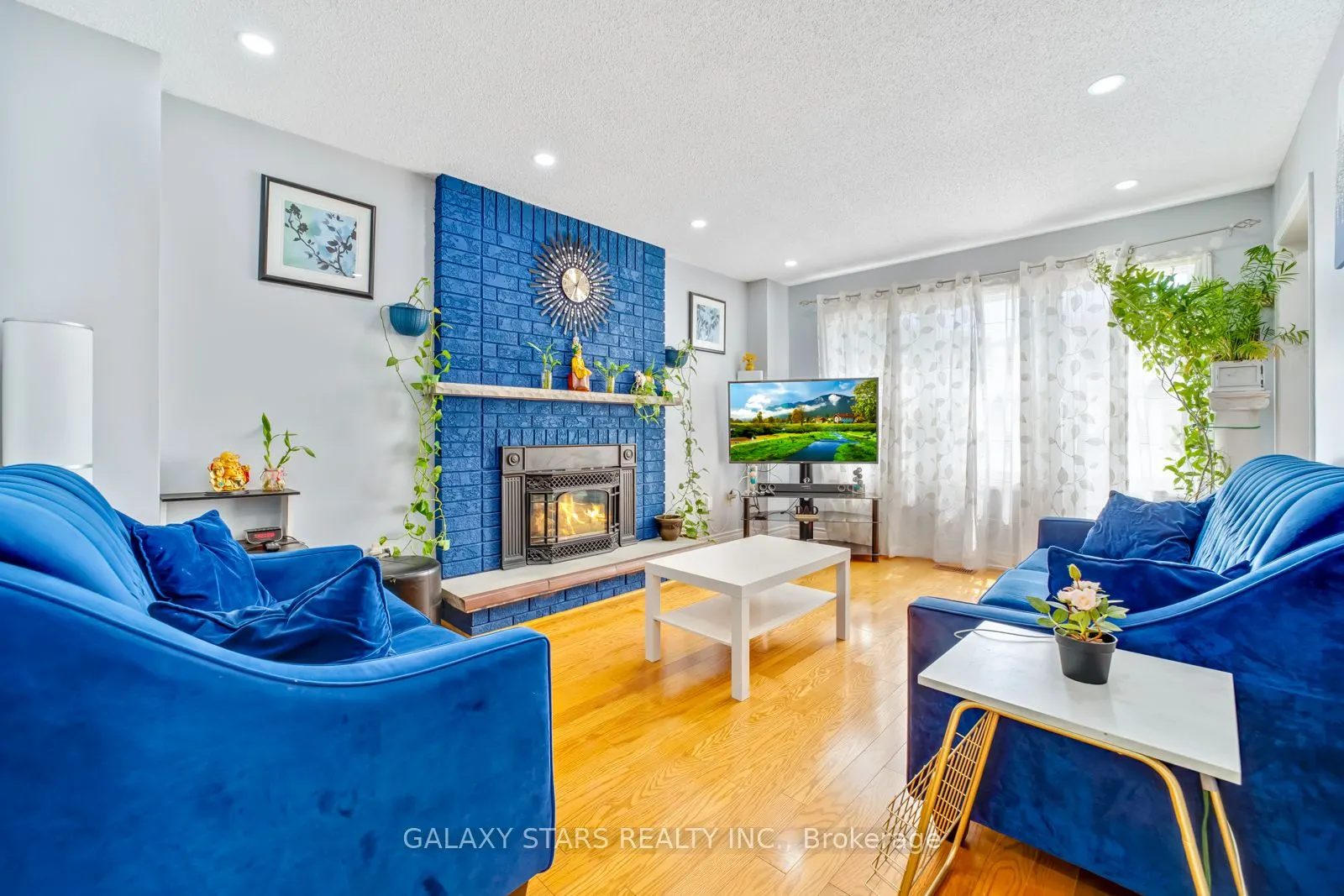 25 Fieldnest Crescent