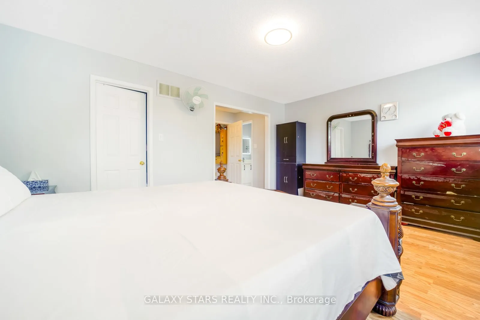 25 Fieldnest Crescent