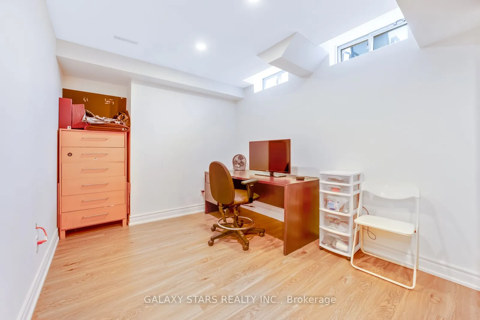 25 Fieldnest Crescent