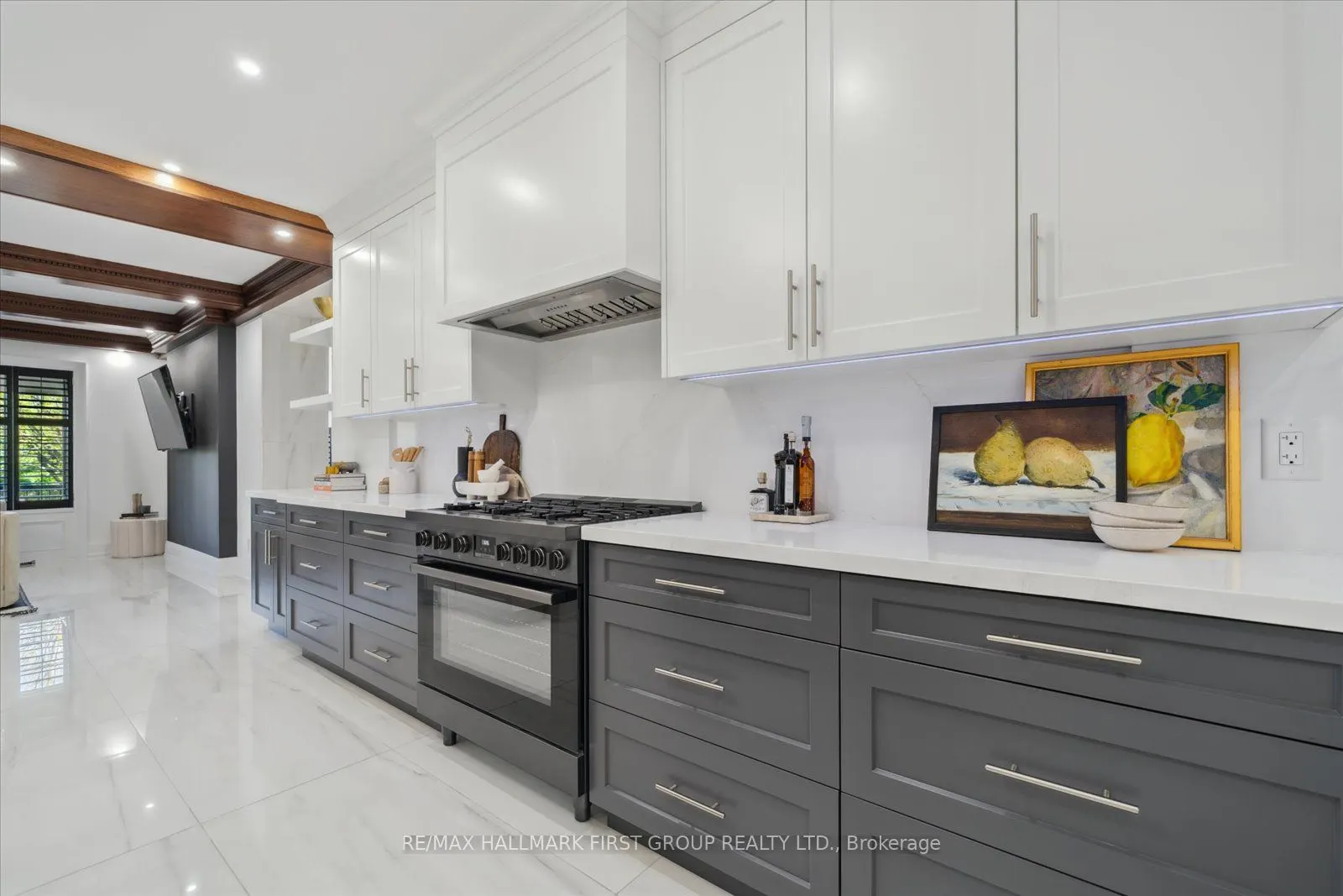 134 Front Street E