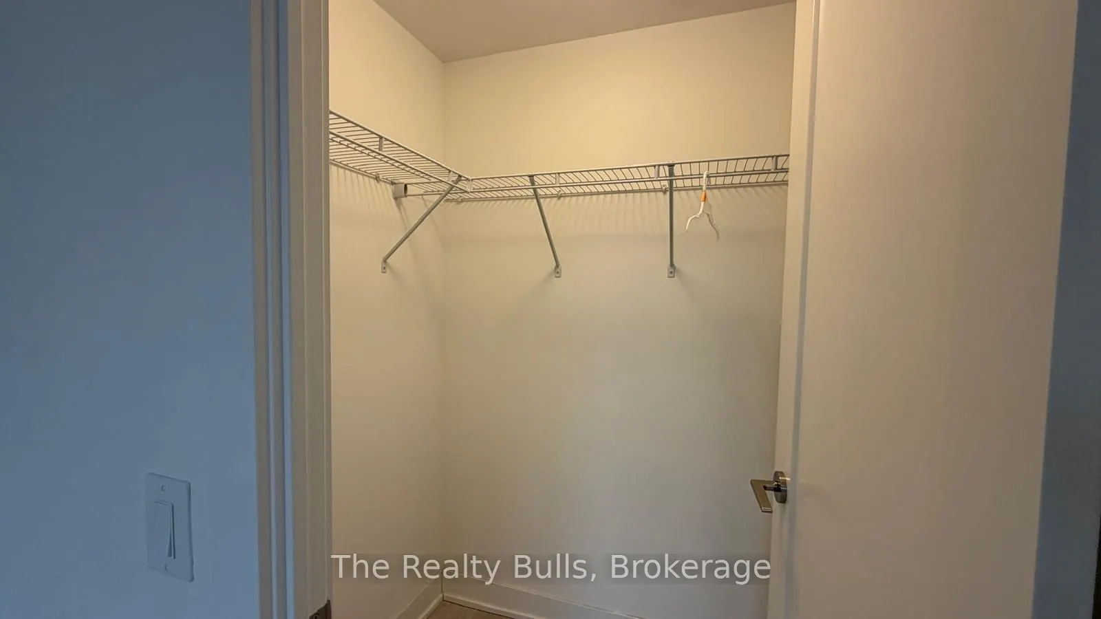 2545 SIMCOE Street #235