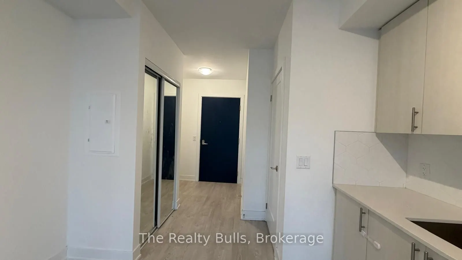 2545 SIMCOE Street #235