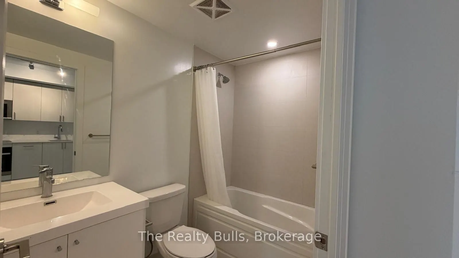 2545 SIMCOE Street #235