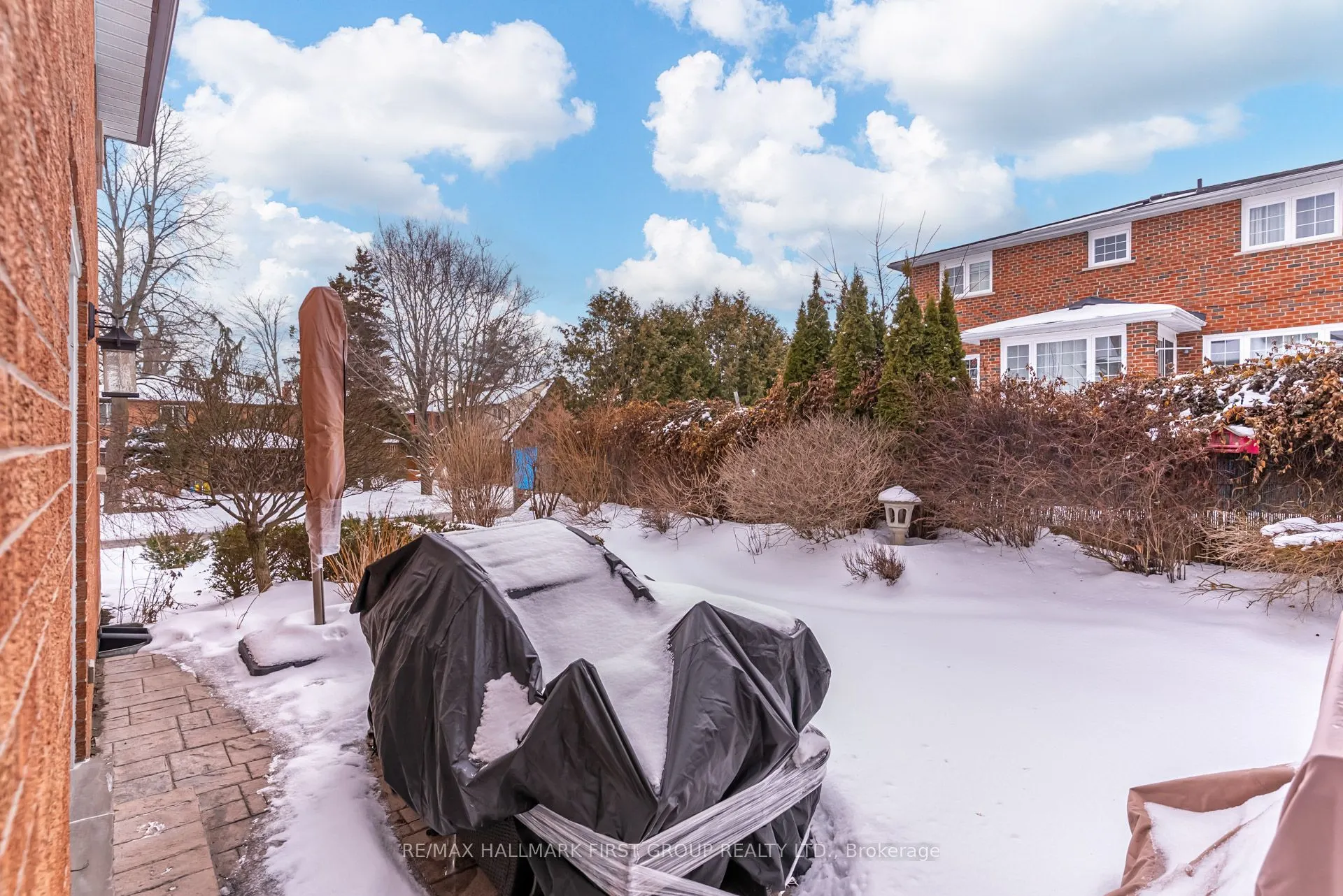 520 Mcleod Crescent