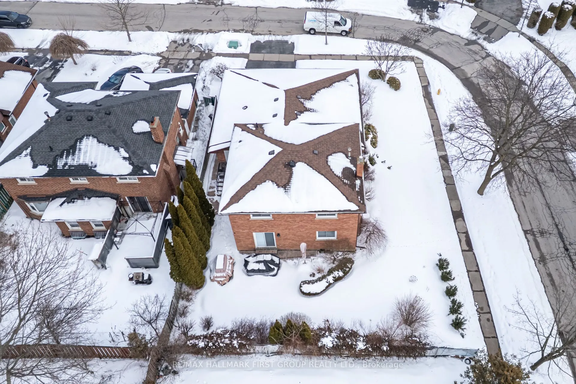 520 Mcleod Crescent