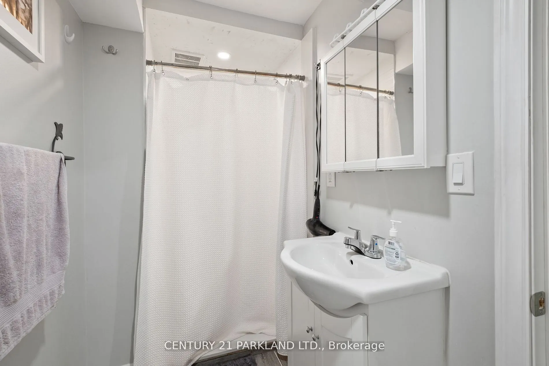 87 Bonacres Avenue