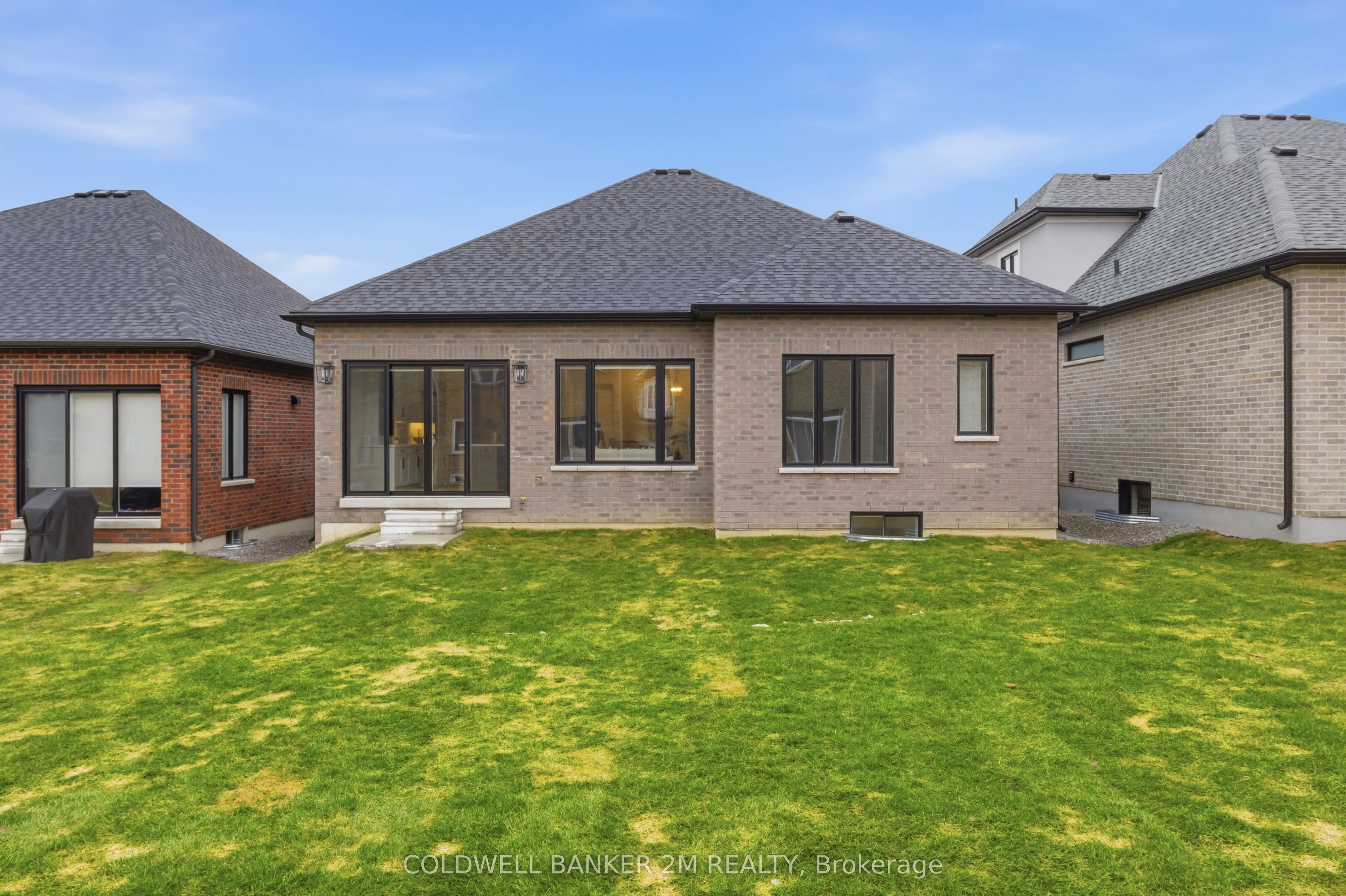 31 Lonetto Street