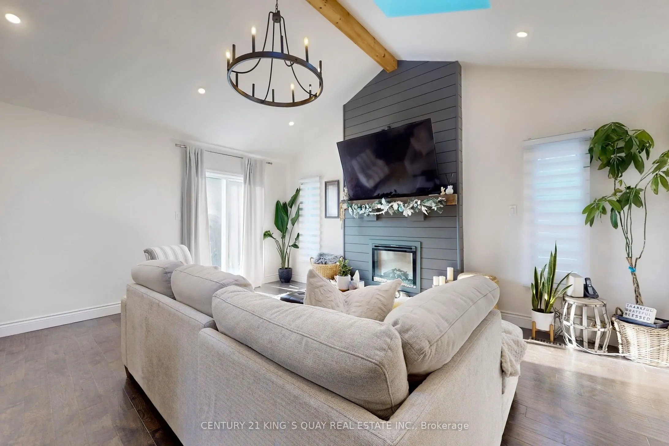618 Sunset Boulevard