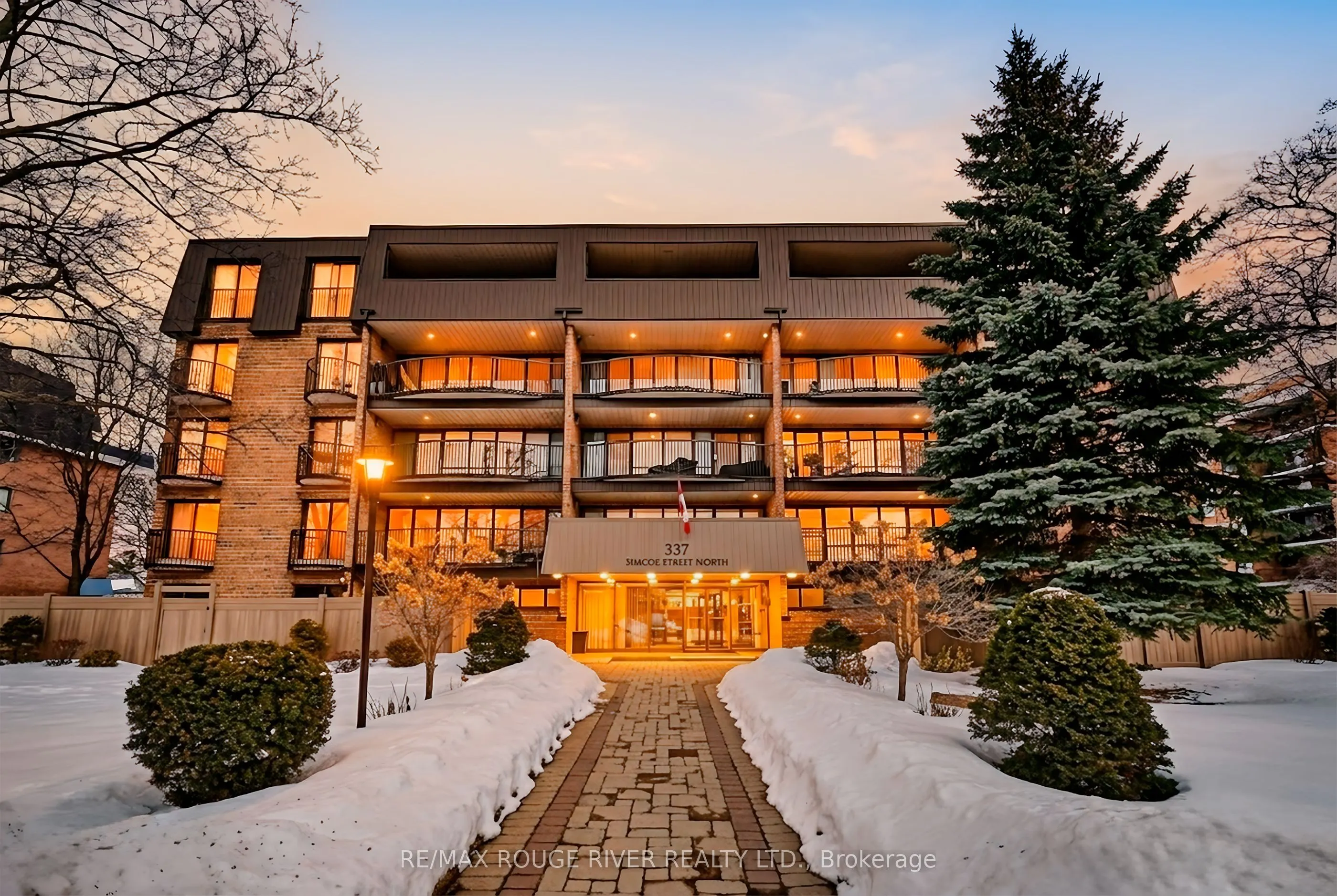 337 Simcoe Street #401