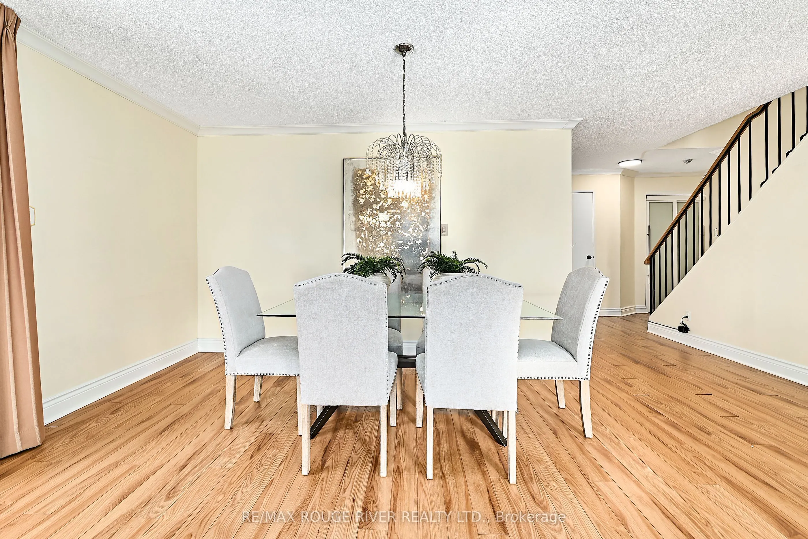 337 Simcoe Street #401