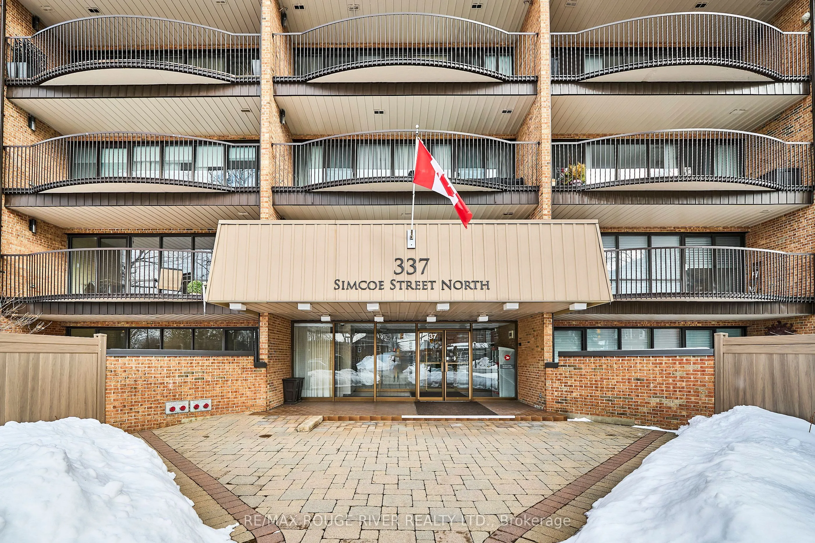 337 Simcoe Street #401
