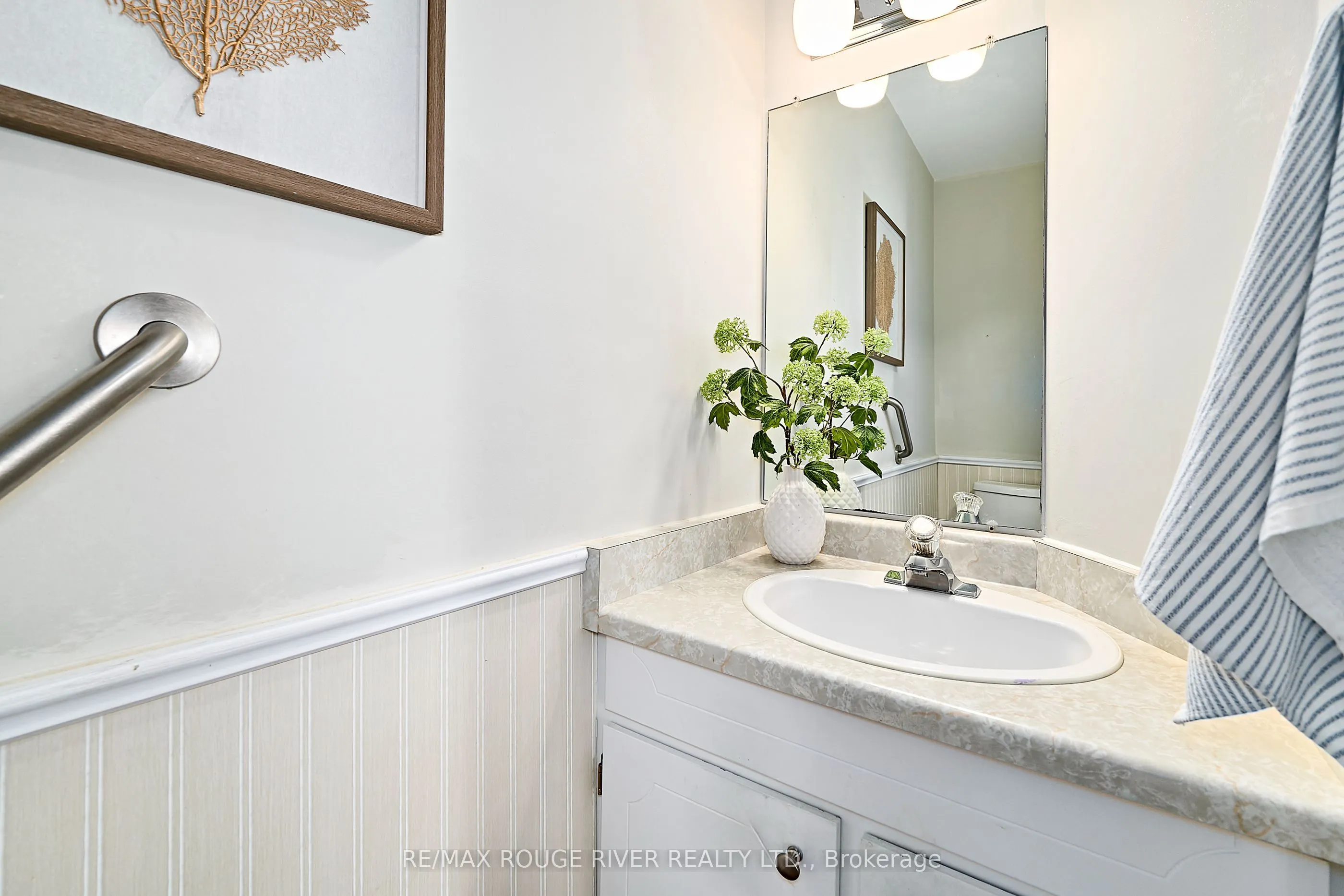 337 Simcoe Street #401