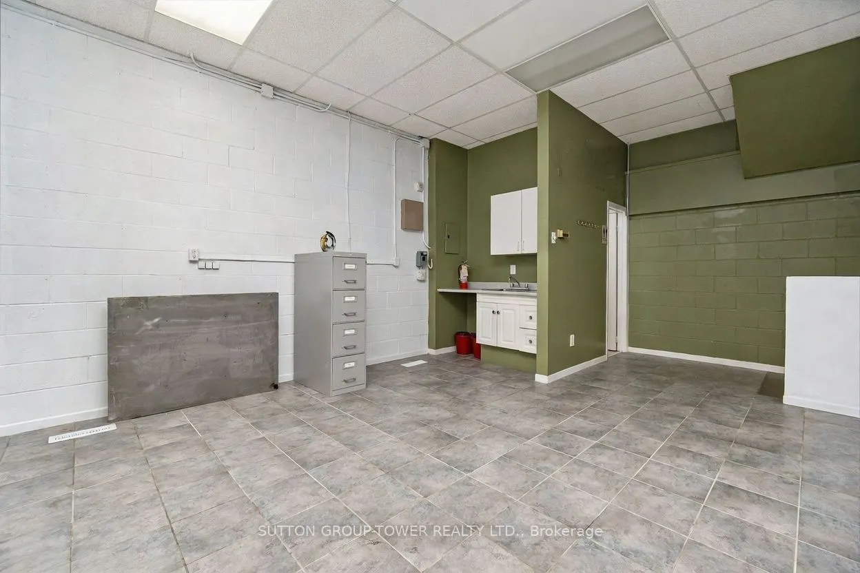 6 Collinsgrove Road