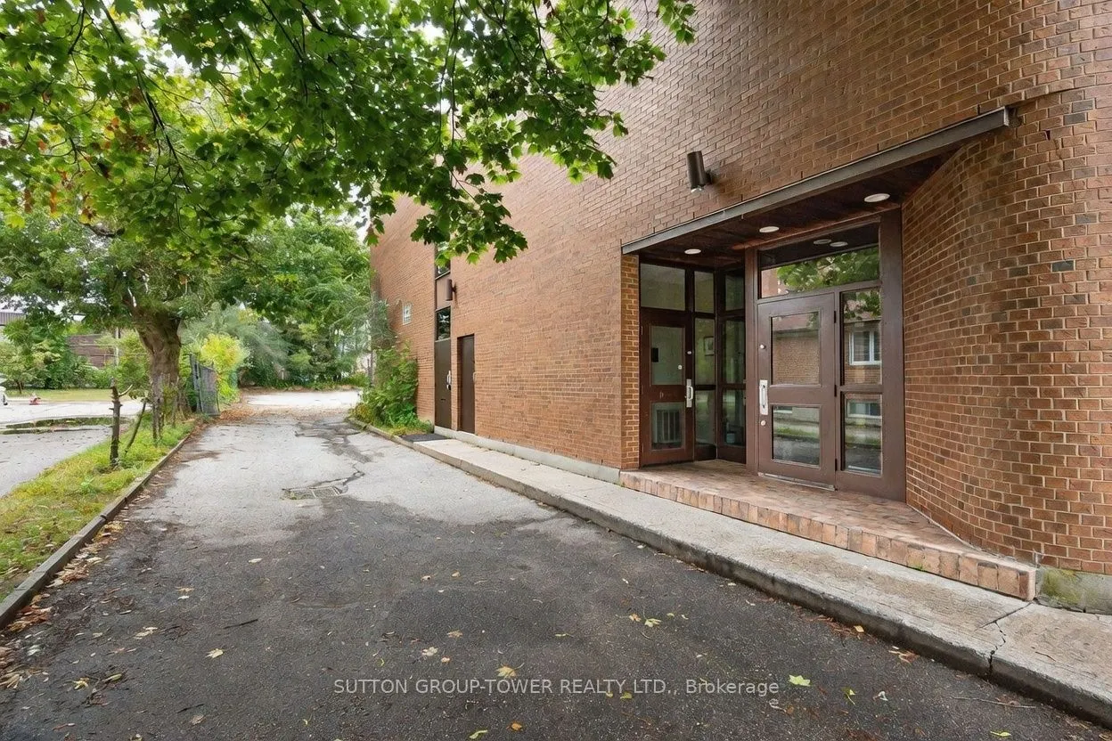 6 Collinsgrove Road