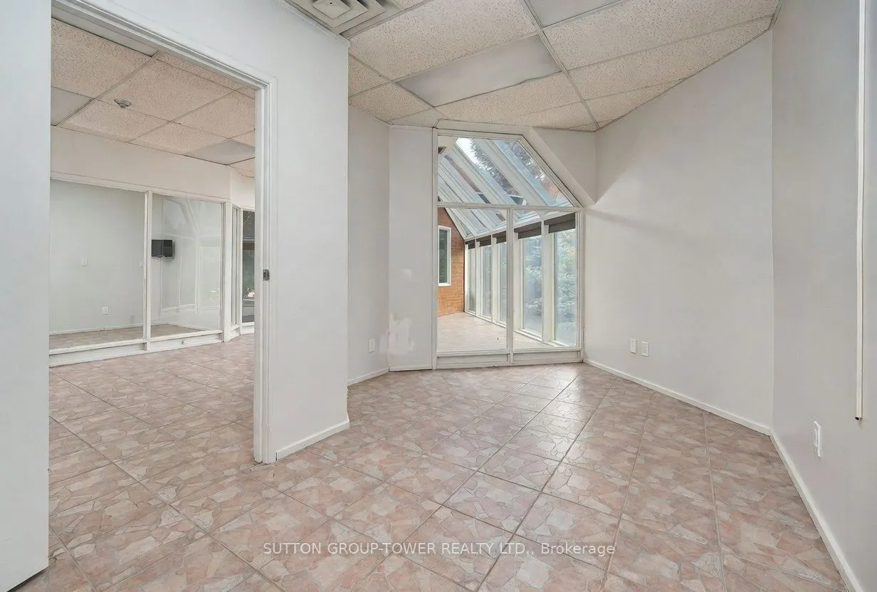 6 Collinsgrove Road