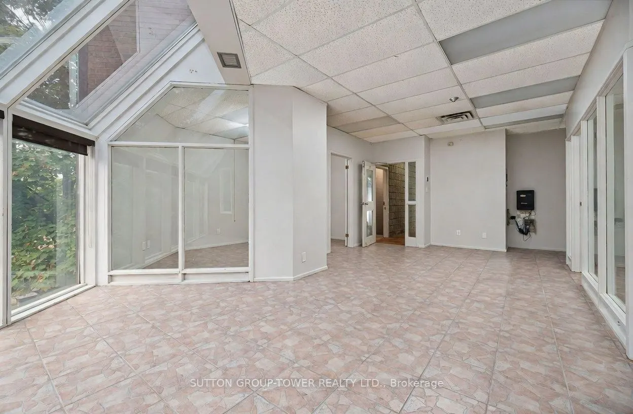 6 Collinsgrove Road