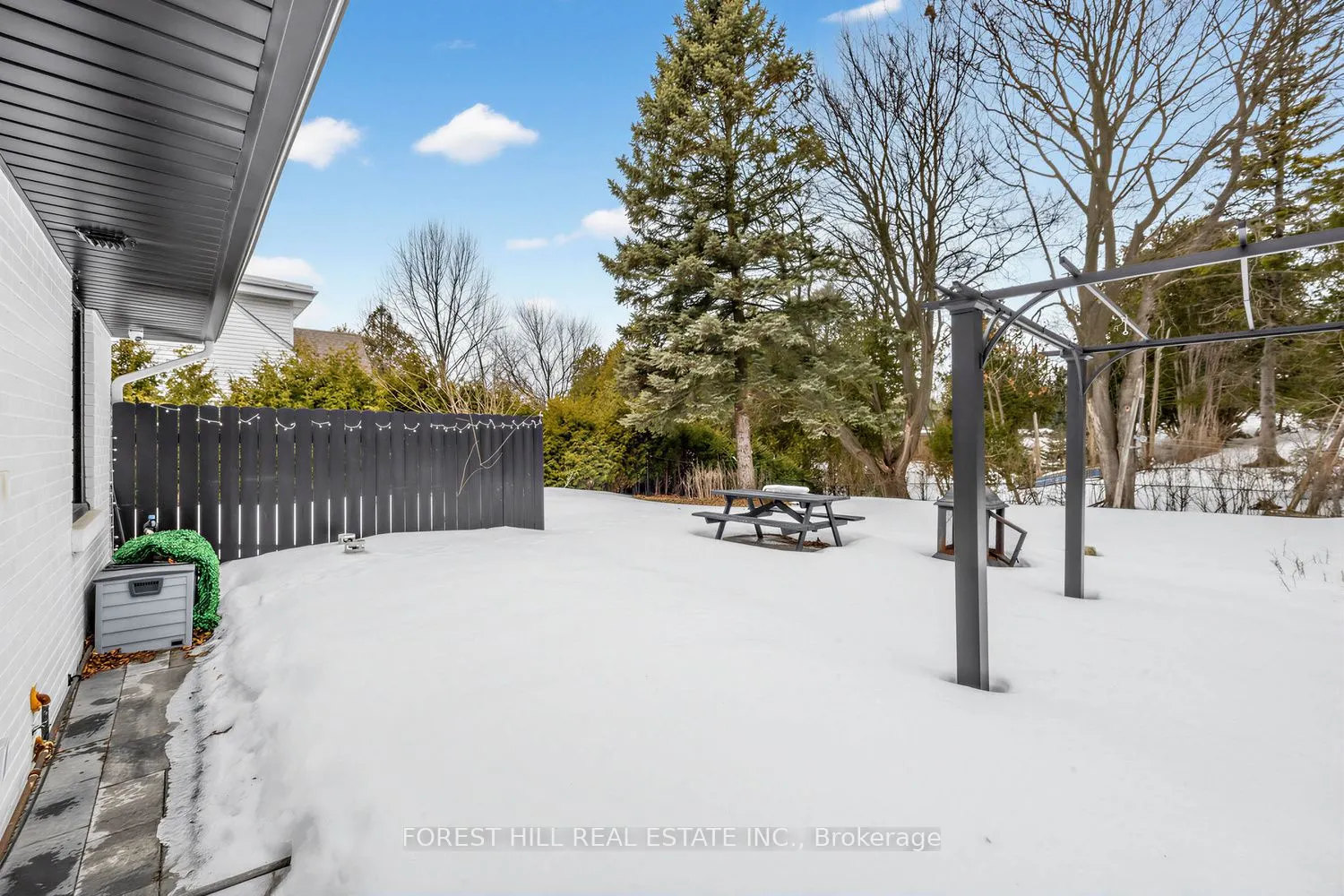 180 Glenwood Crescent